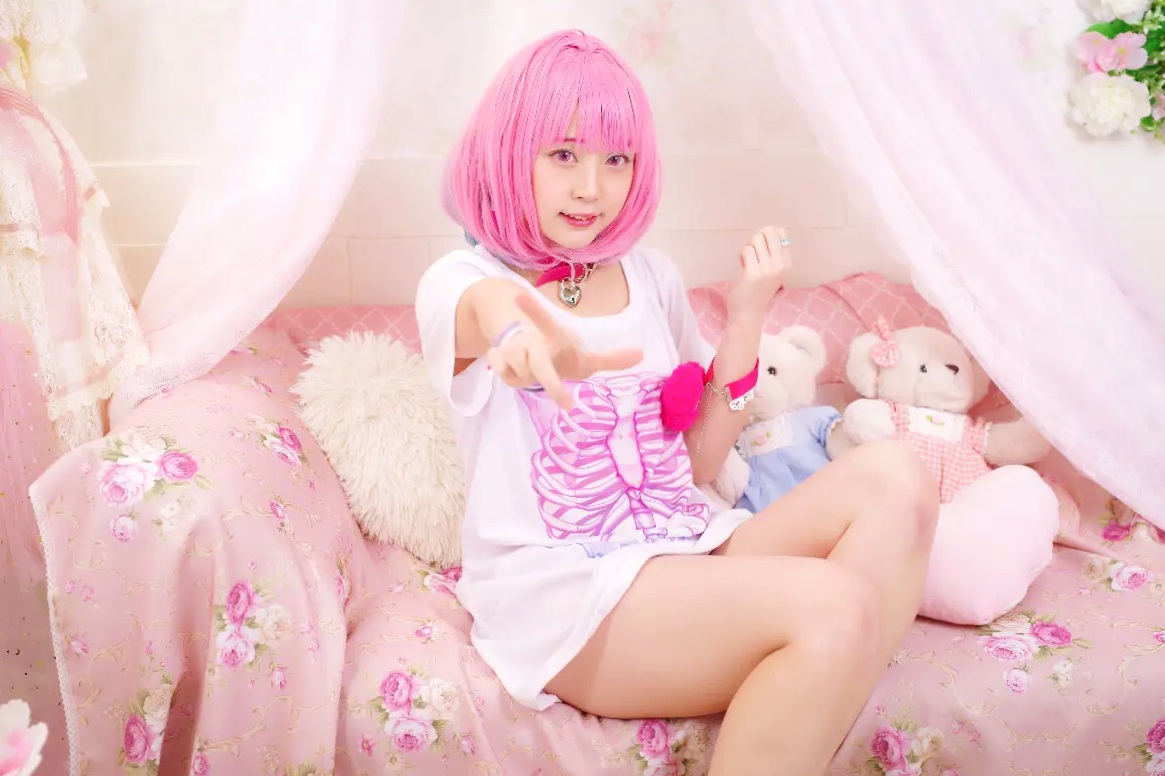 [Cosplay] Salt Melon 塩めろん。- さま、脱いだら人気が出るって本当ですか？！ 粉发萌妹性感私房写真