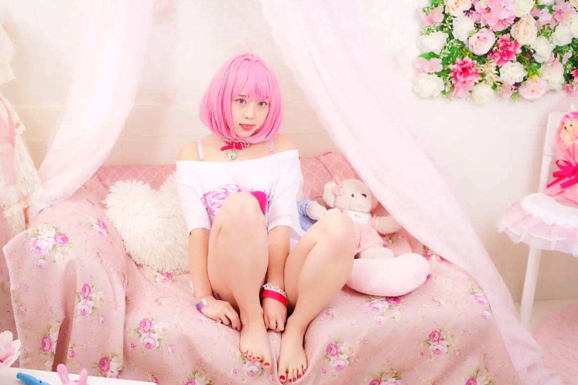 [Cosplay] Salt Melon 塩めろん。- さま、脱いだら人気が出るって本当ですか？！ 粉发萌妹性感私房写真