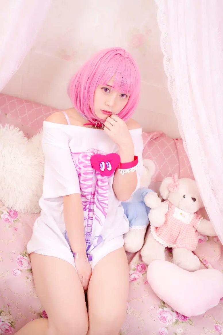[Cosplay] Salt Melon 塩めろん。- さま、脱いだら人気が出るって本当ですか？！ 粉发萌妹性感私房写真