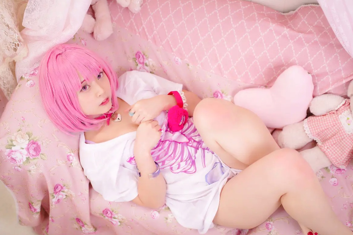 [Cosplay] Salt Melon 塩めろん。- さま、脱いだら人気が出るって本当ですか？！ 粉发萌妹性感私房写真