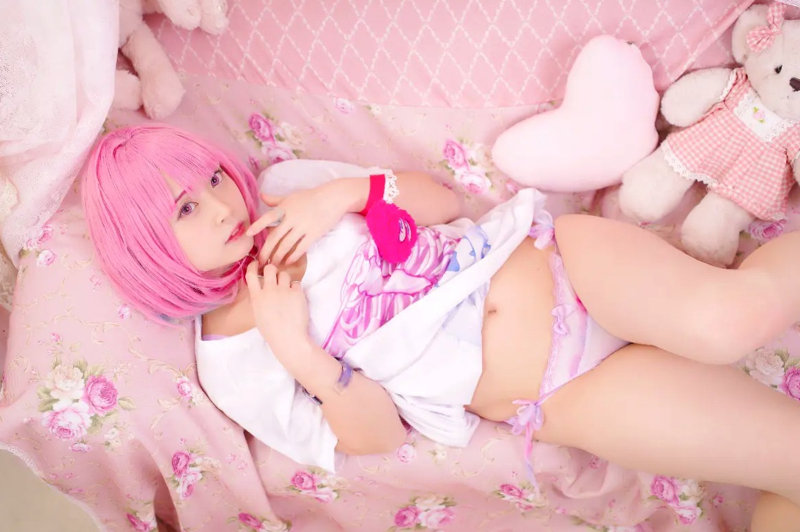 [Cosplay] Salt Melon 塩めろん。- さま、脱いだら人気が出るって本当ですか？！ 粉发萌妹性感私房写真