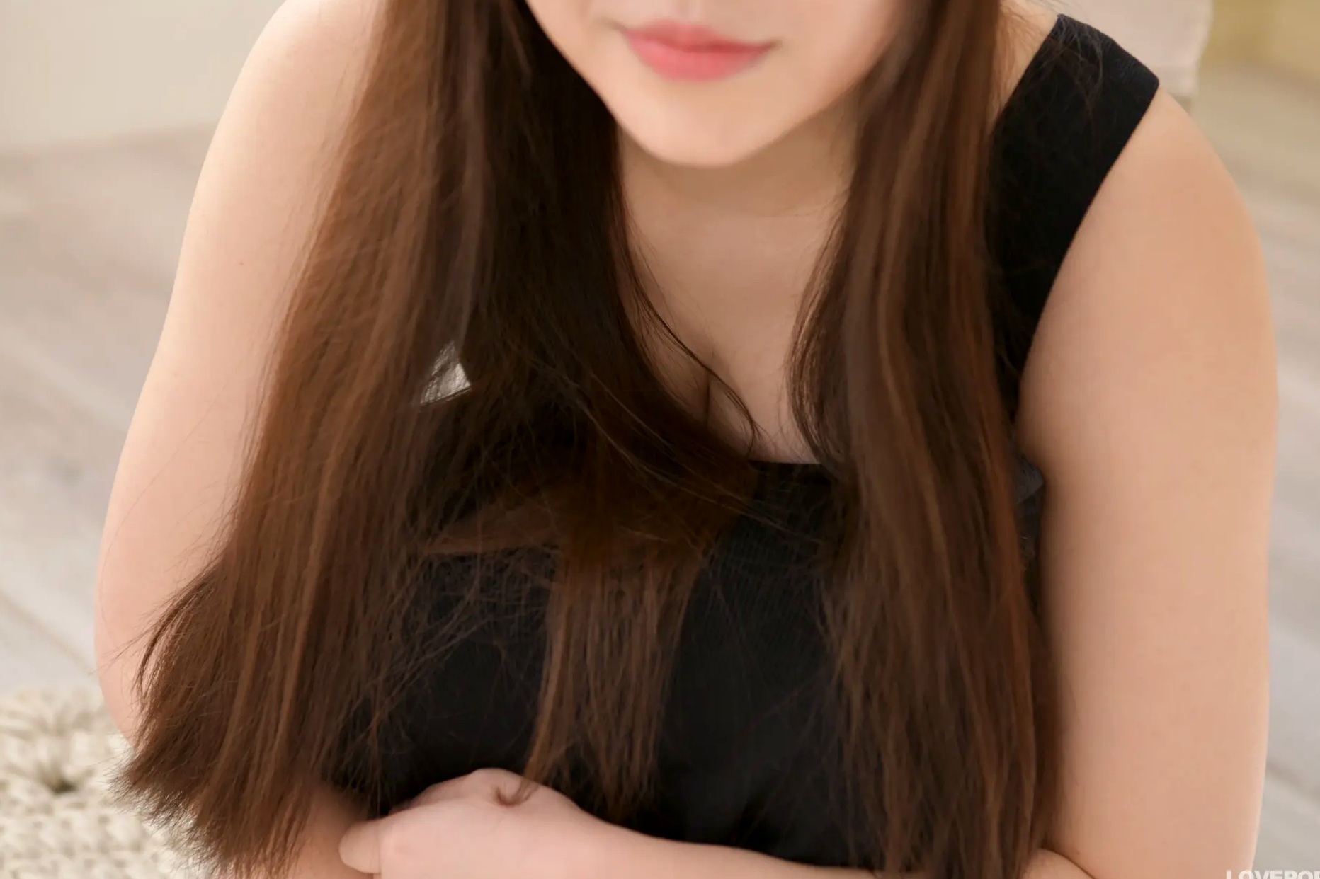 [LOVEPOP] Momoha Mizuse 水瀬百々羽 Photoset 05 黑色连衣长裙家居清新治愈写真