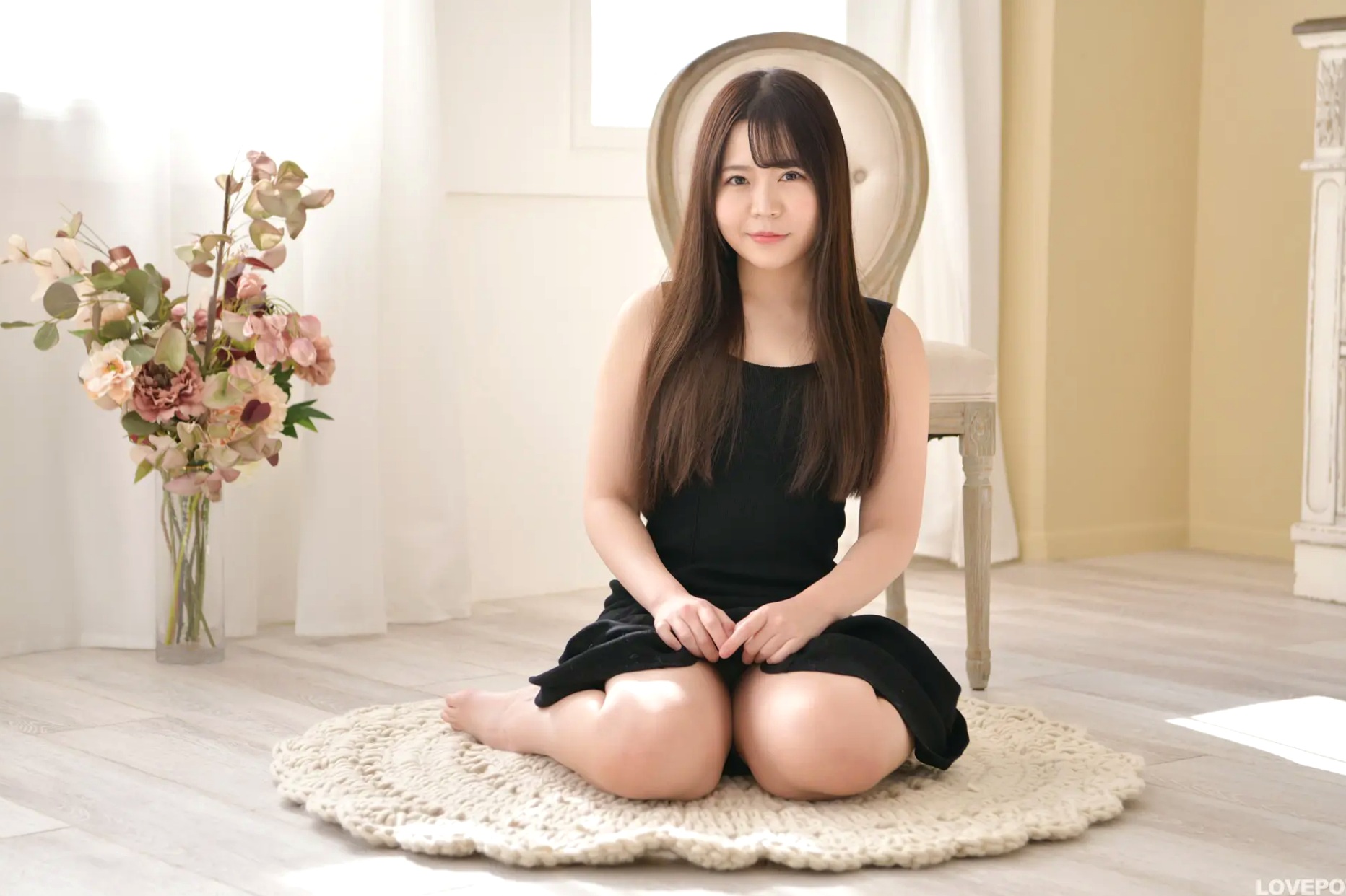 [LOVEPOP] Momoha Mizuse 水瀬百々羽 Photoset 05 黑色连衣长裙家居清新治愈写真