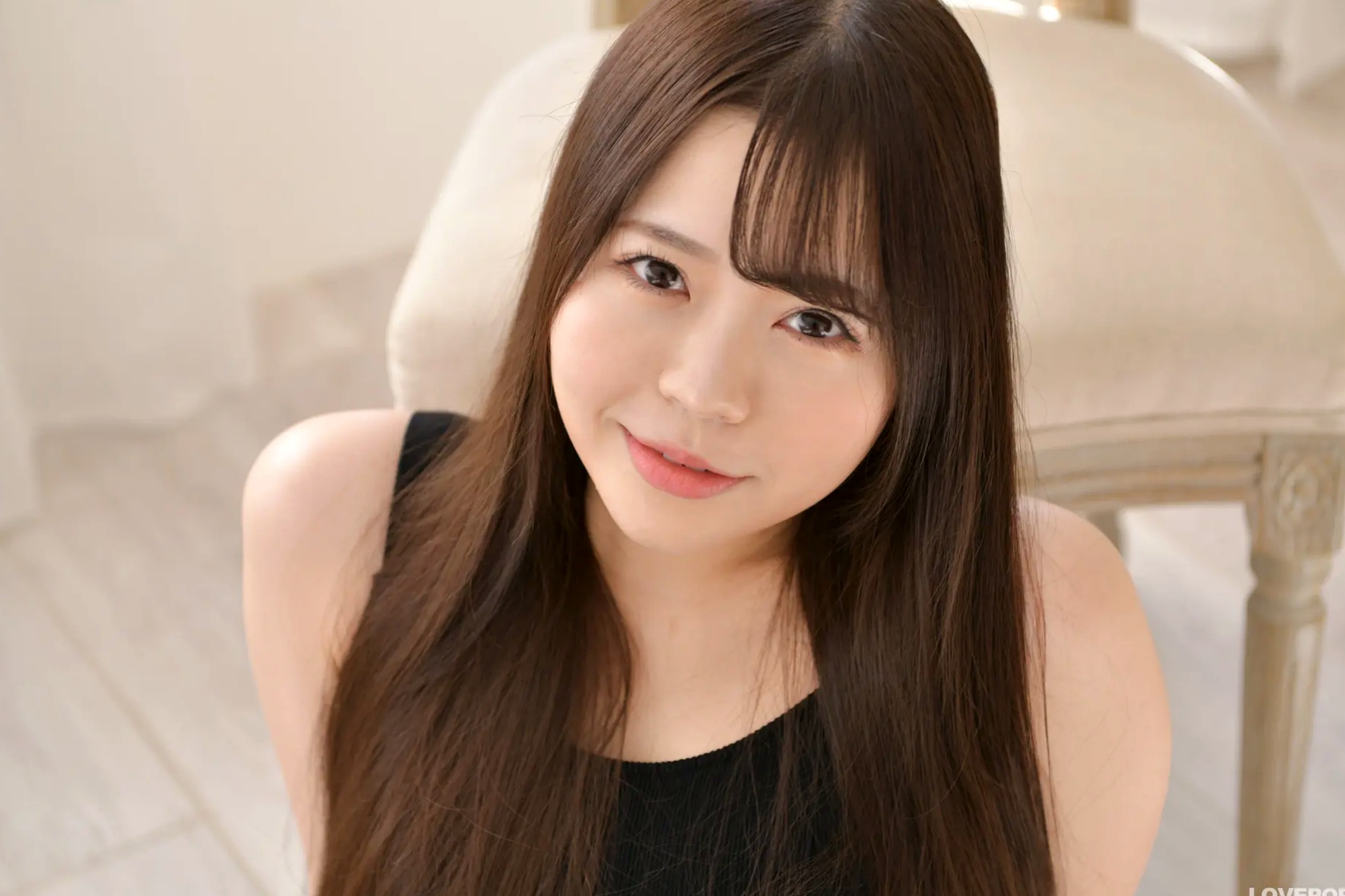 [LOVEPOP] Momoha Mizuse 水瀬百々羽 Photoset 05 黑色连衣长裙家居清新治愈写真