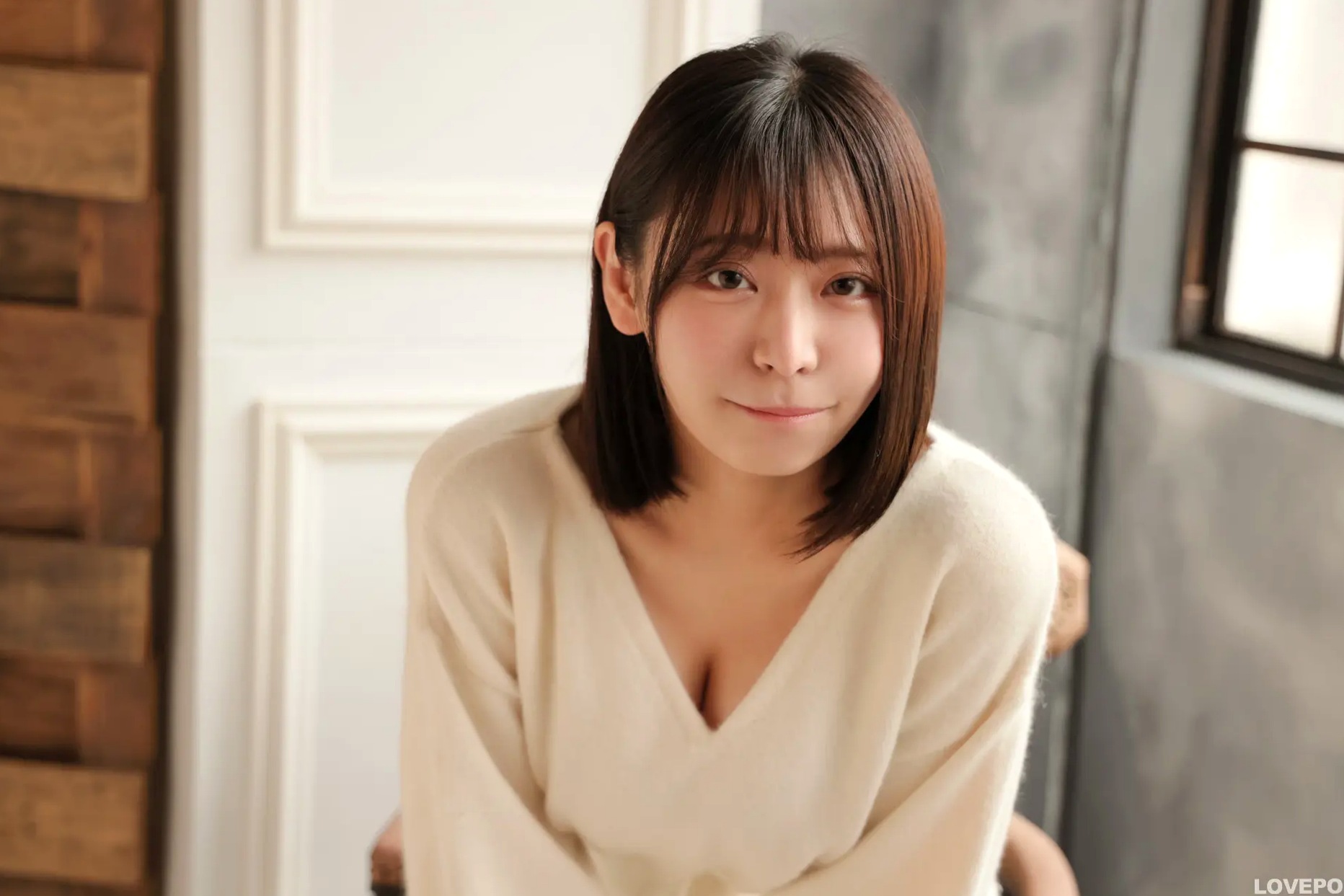[LOVEPOP] Yui Kohinata 小日向結衣 Photoset 01 暖系毛衣搭配魅惑黑丝美腿私房写真