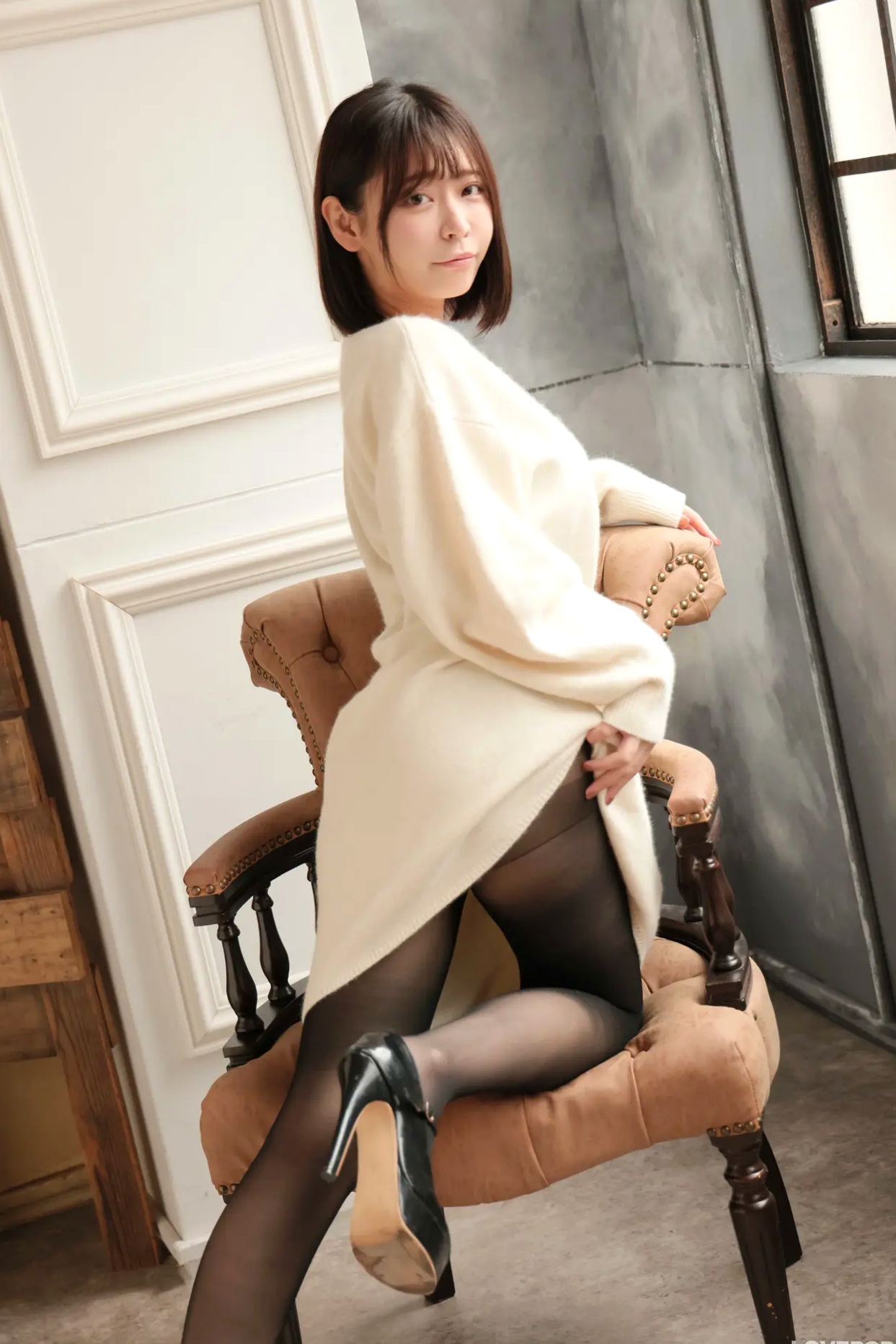 [LOVEPOP] Yui Kohinata 小日向結衣 Photoset 01 暖系毛衣搭配魅惑黑丝美腿私房写真