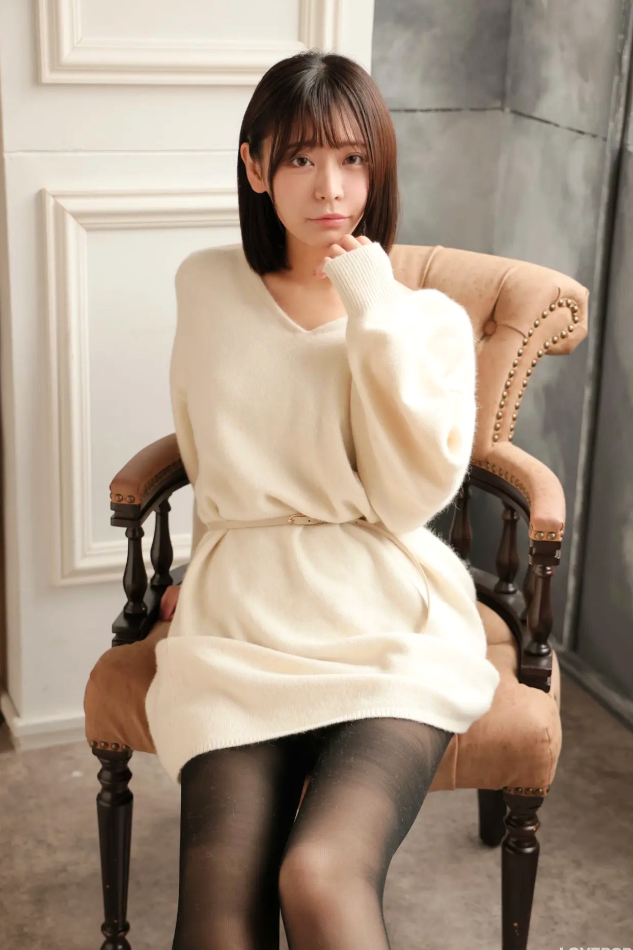 [LOVEPOP] Yui Kohinata 小日向結衣 Photoset 01 暖系毛衣搭配魅惑黑丝美腿私房写真