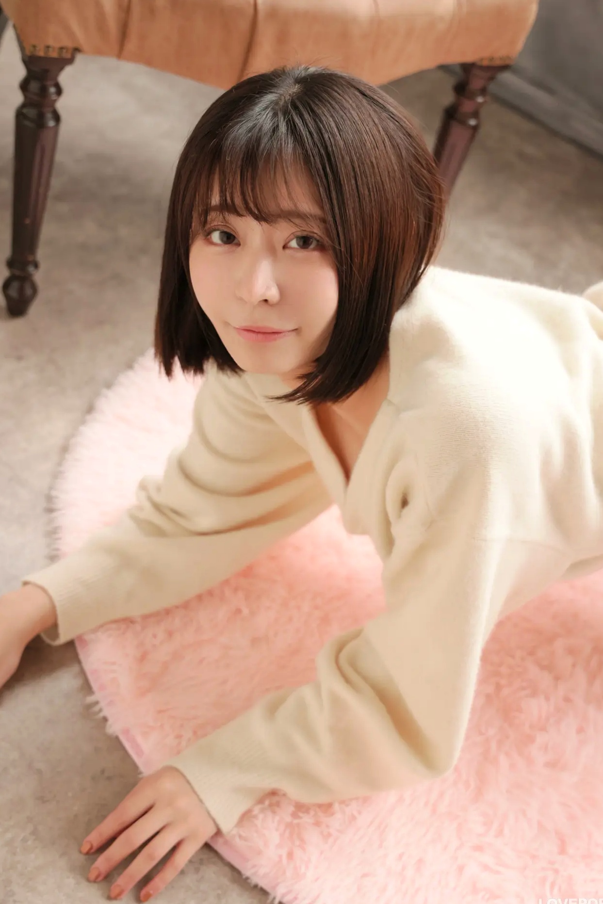 [LOVEPOP] Yui Kohinata 小日向結衣 Photoset 01 暖系毛衣搭配魅惑黑丝美腿私房写真