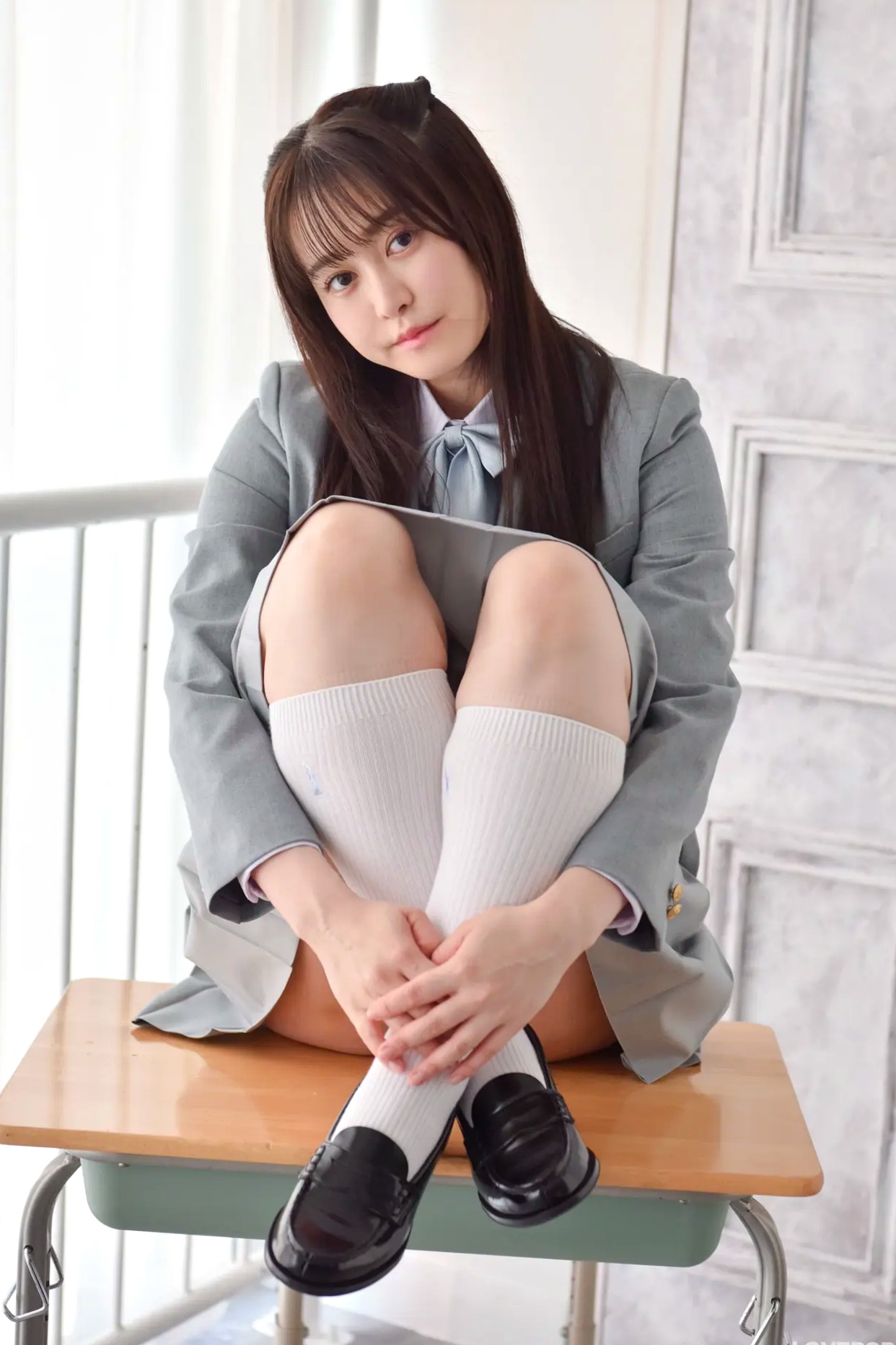 [LOVEPOP] Shizuna Ito 伊藤しずな Photoset 05 清纯校服制服美腿写真