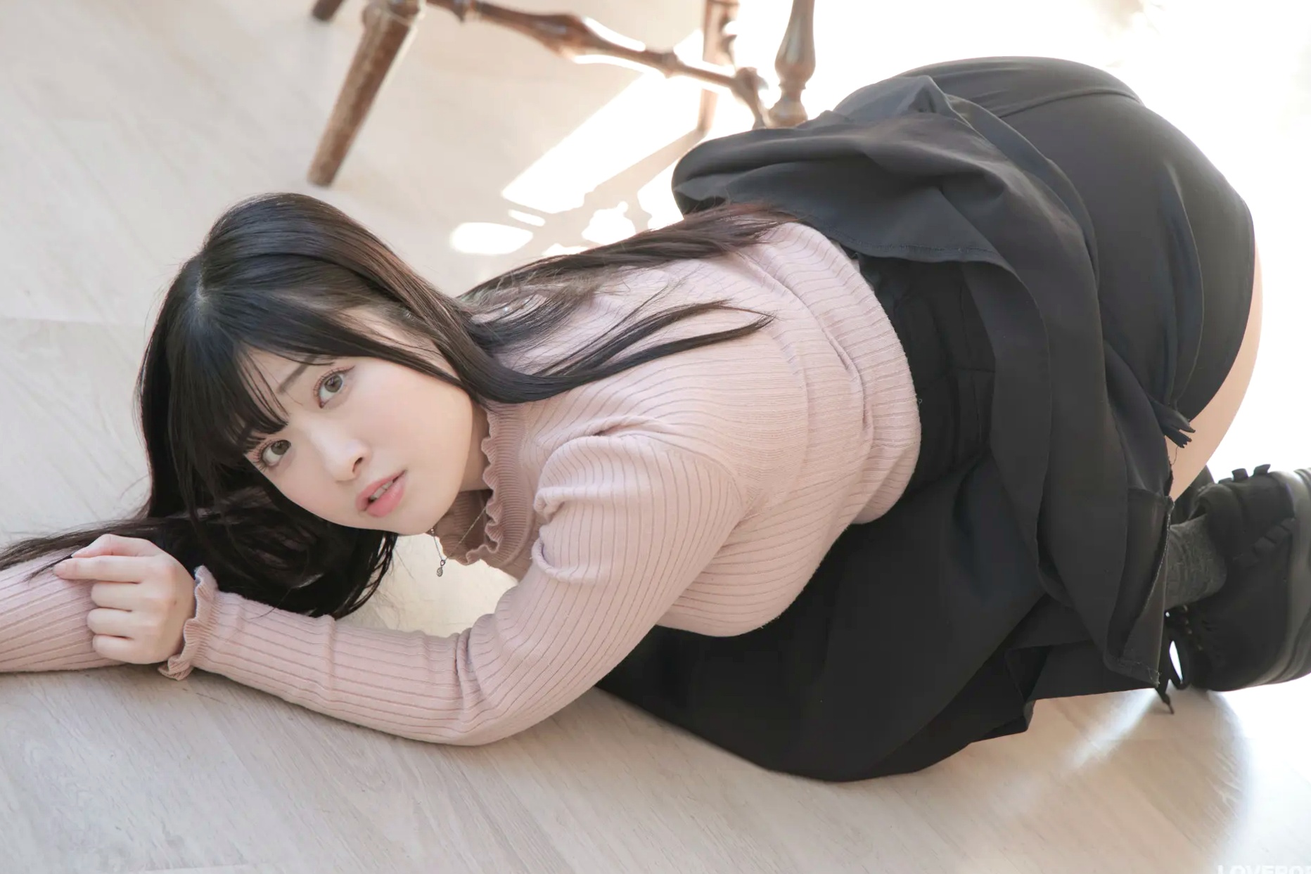 [LOVEPOP] 新穂純麗 Sumire Niibo Photoset 03 日系清纯毛衣短裙家居私房诱惑写真