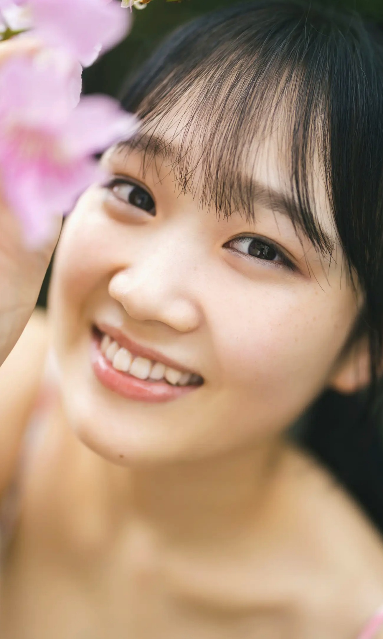 奥村梨穂 - 阳光泳池比基尼与日式榻榻米写真 甜美清纯丰满好身材