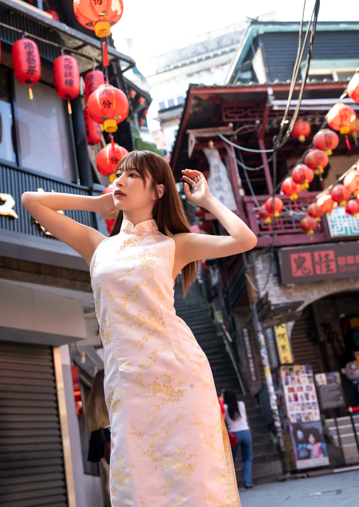 雪平莉左 台湾九份复古旗袍与性感比基尼写真