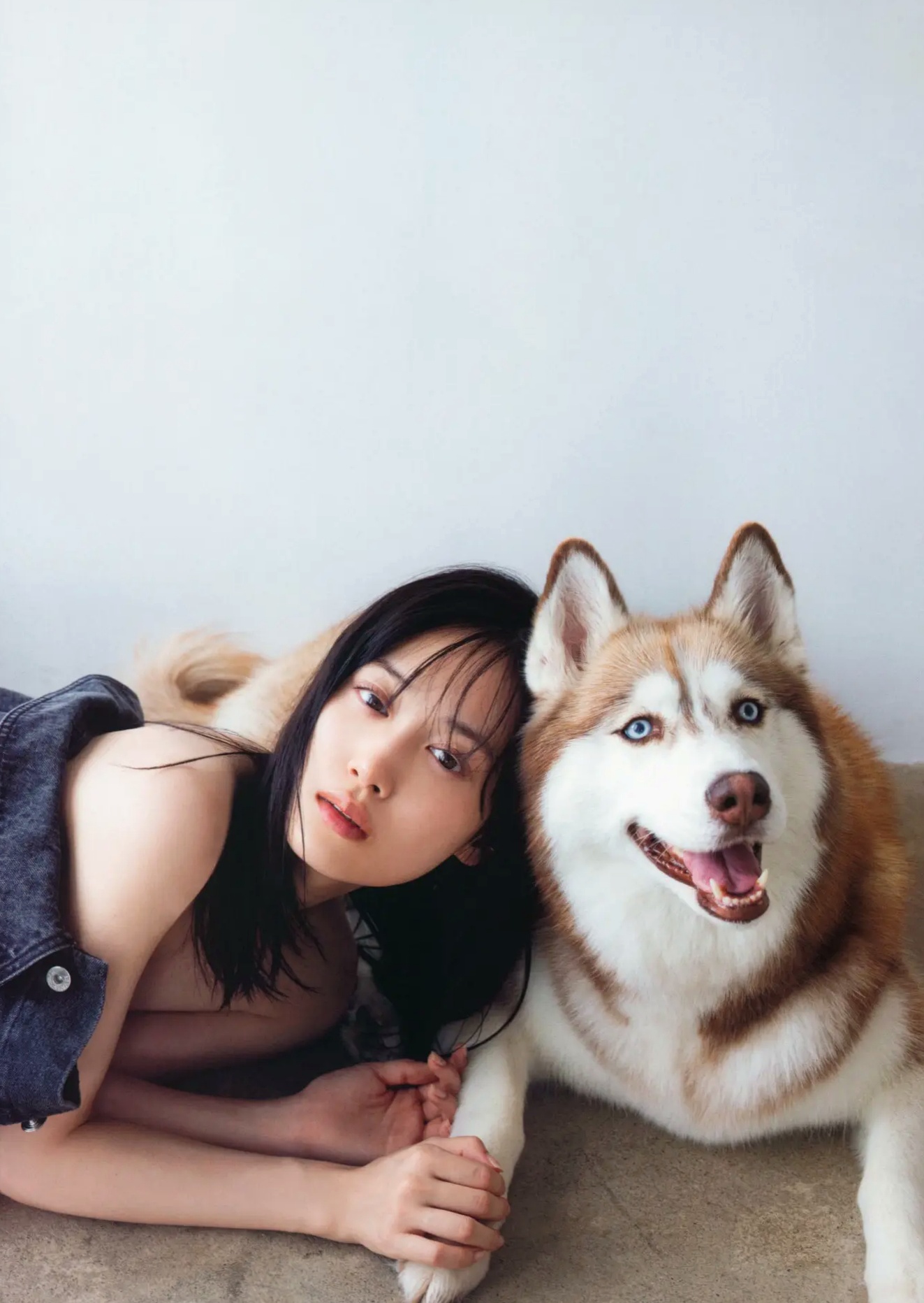 《山下美月 - ヒロイン》海边黑色比基尼与浴室甜美写真
