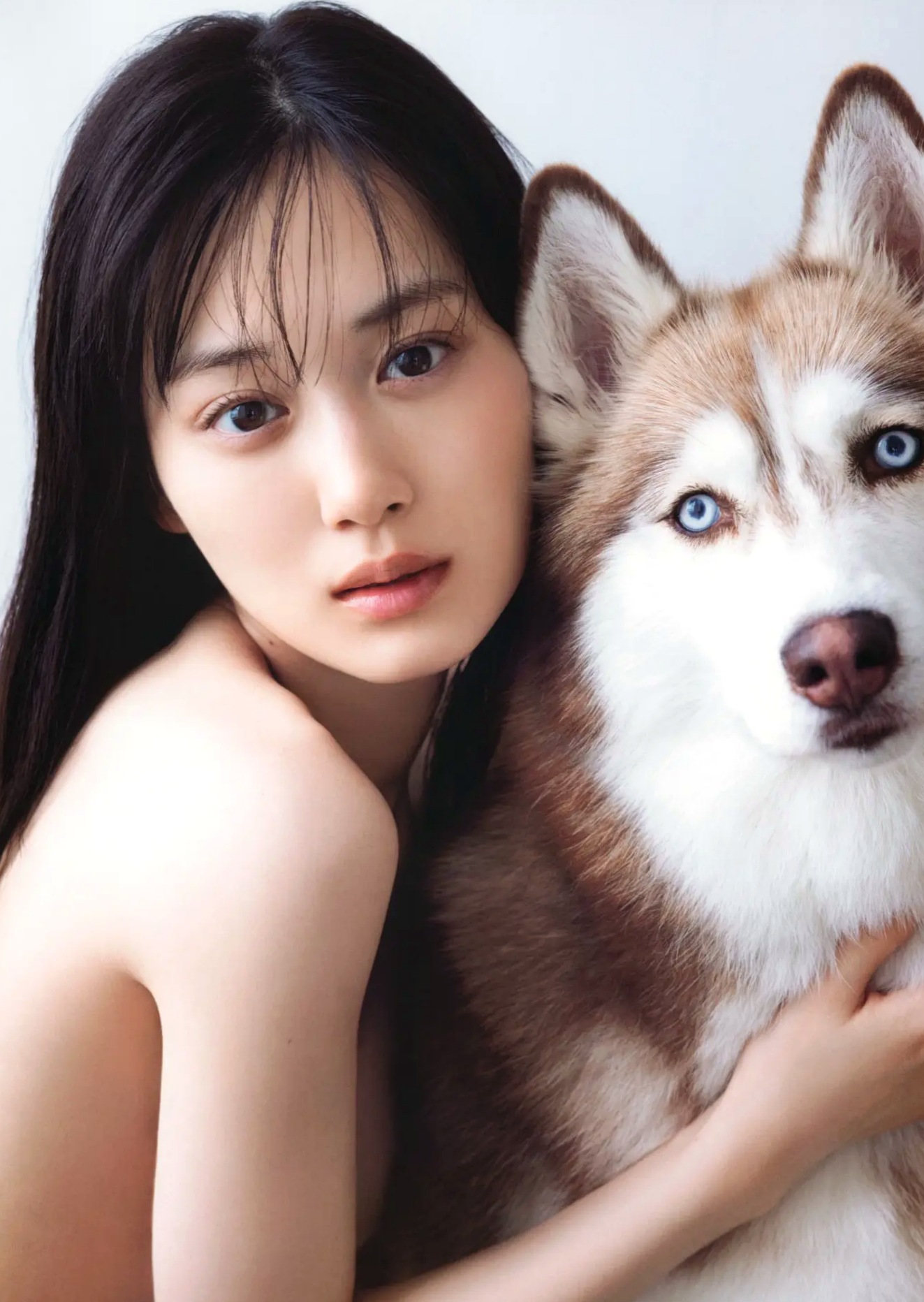 《山下美月 - ヒロイン》海边黑色比基尼与浴室甜美写真