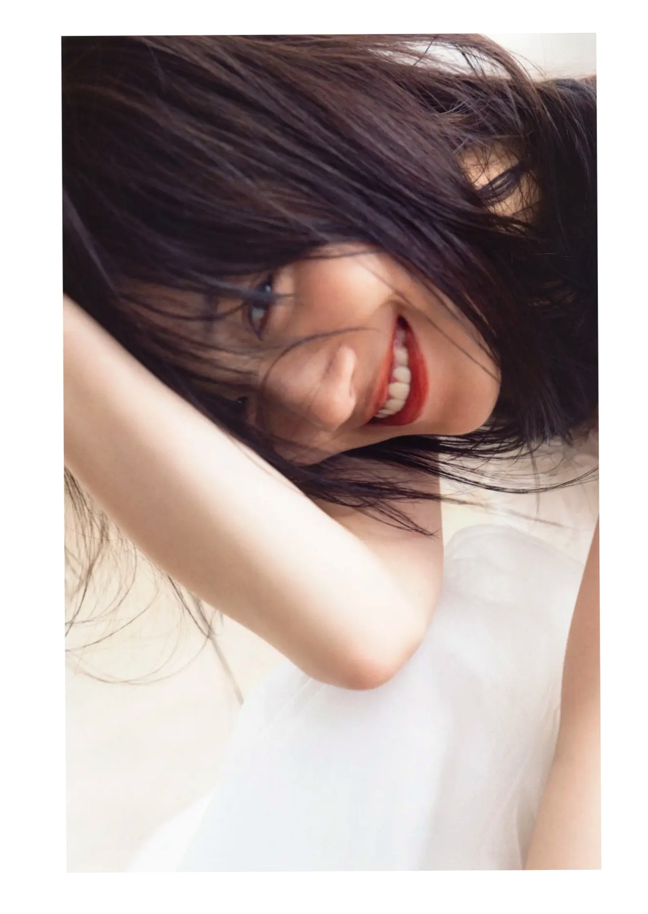 《山下美月 - ヒロイン》海边黑色比基尼与浴室甜美写真