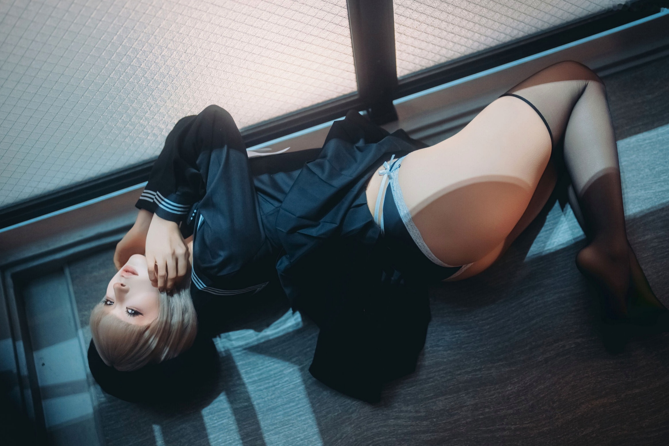 蠢沫沫-秋寻上 日系校服制服与大阪街拍性感写真