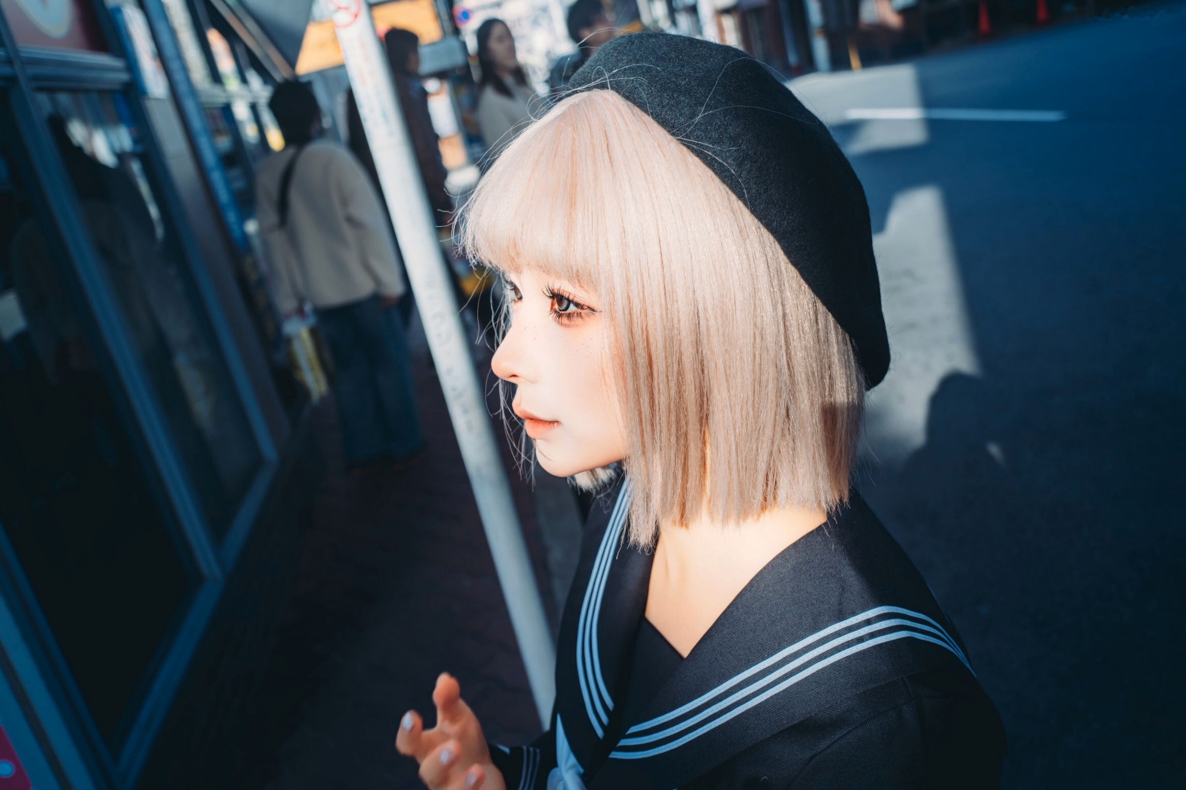 蠢沫沫-秋寻上 日系校服制服与大阪街拍性感写真