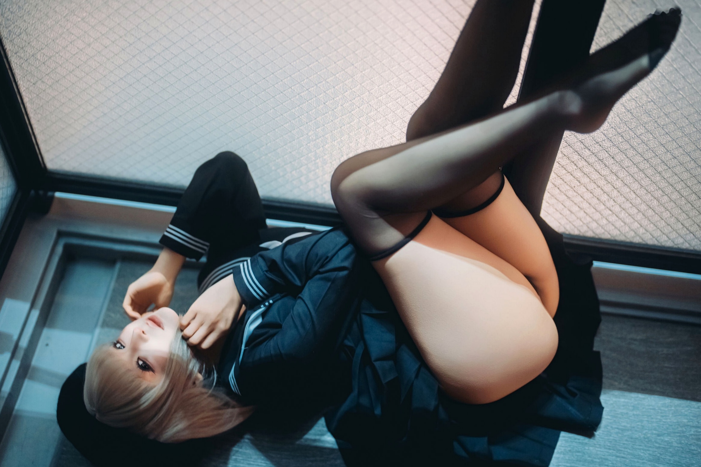 蠢沫沫-秋寻上 日系校服制服与大阪街拍性感写真