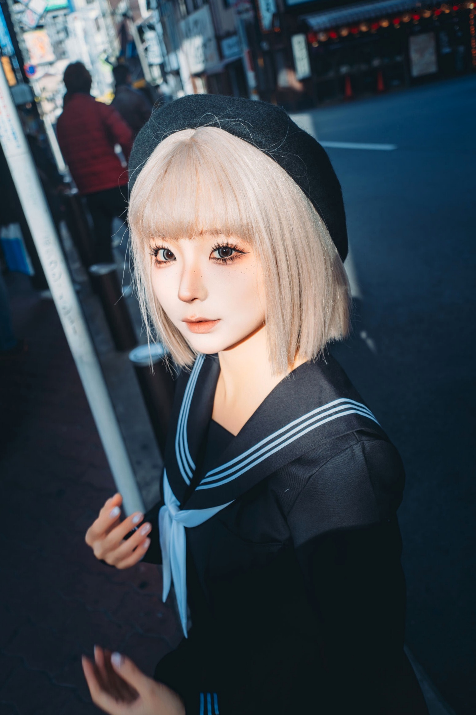 蠢沫沫-秋寻上 日系校服制服与大阪街拍性感写真