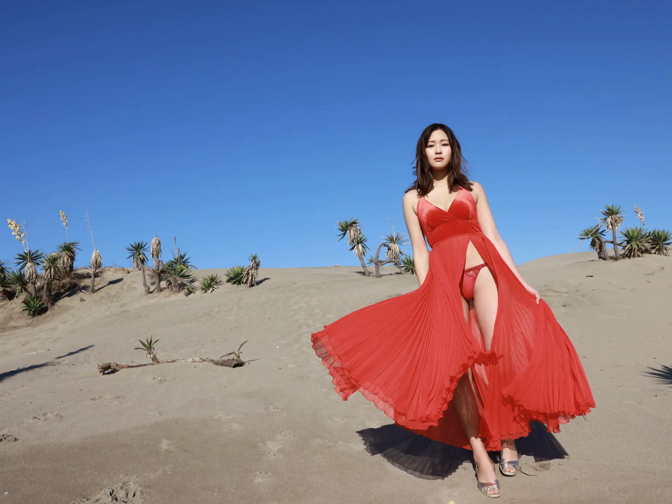 下村明香 - Impact Beauty vol.3 性感私房内衣与户外红裙写真