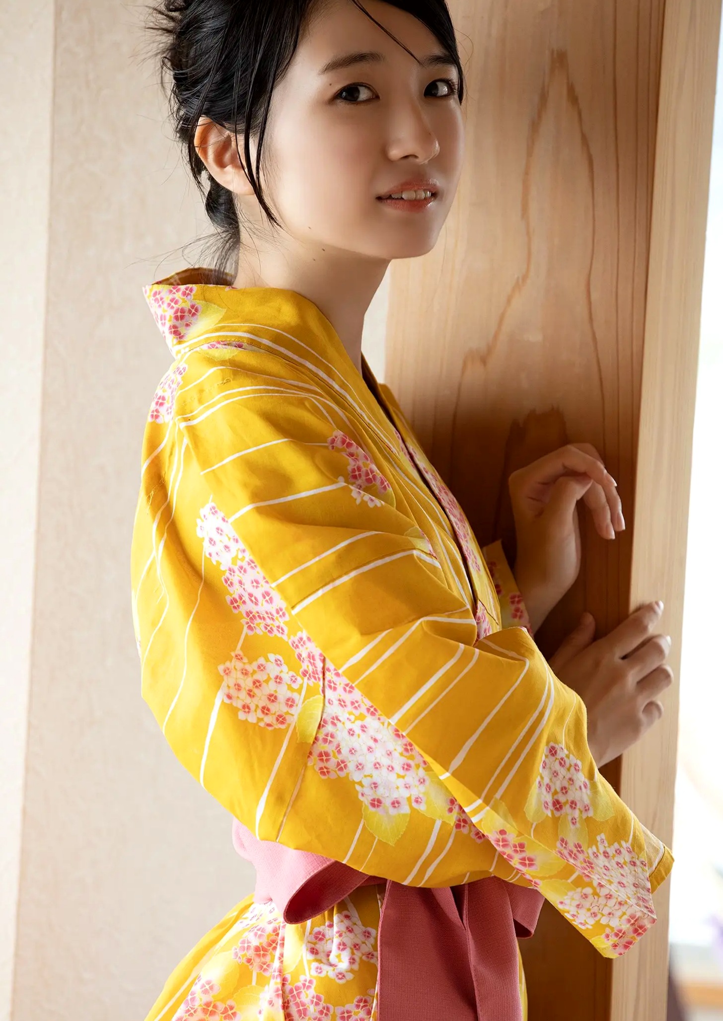 加藤結 - かとゆい、水着始めました。日本清纯女神池畔红色泳装性感写真