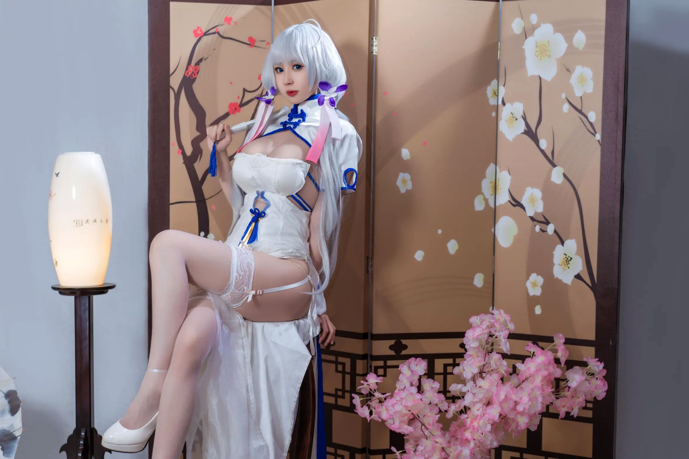 Gallery - 西园寺南歌《碧蓝航线》光辉角色扮演，白色性感旗袍妩媚动人，傲人身材极品私房写真[24P]角色扮演旗袍性感私房照诱惑 女神私房照_秀色女神 - image 4
