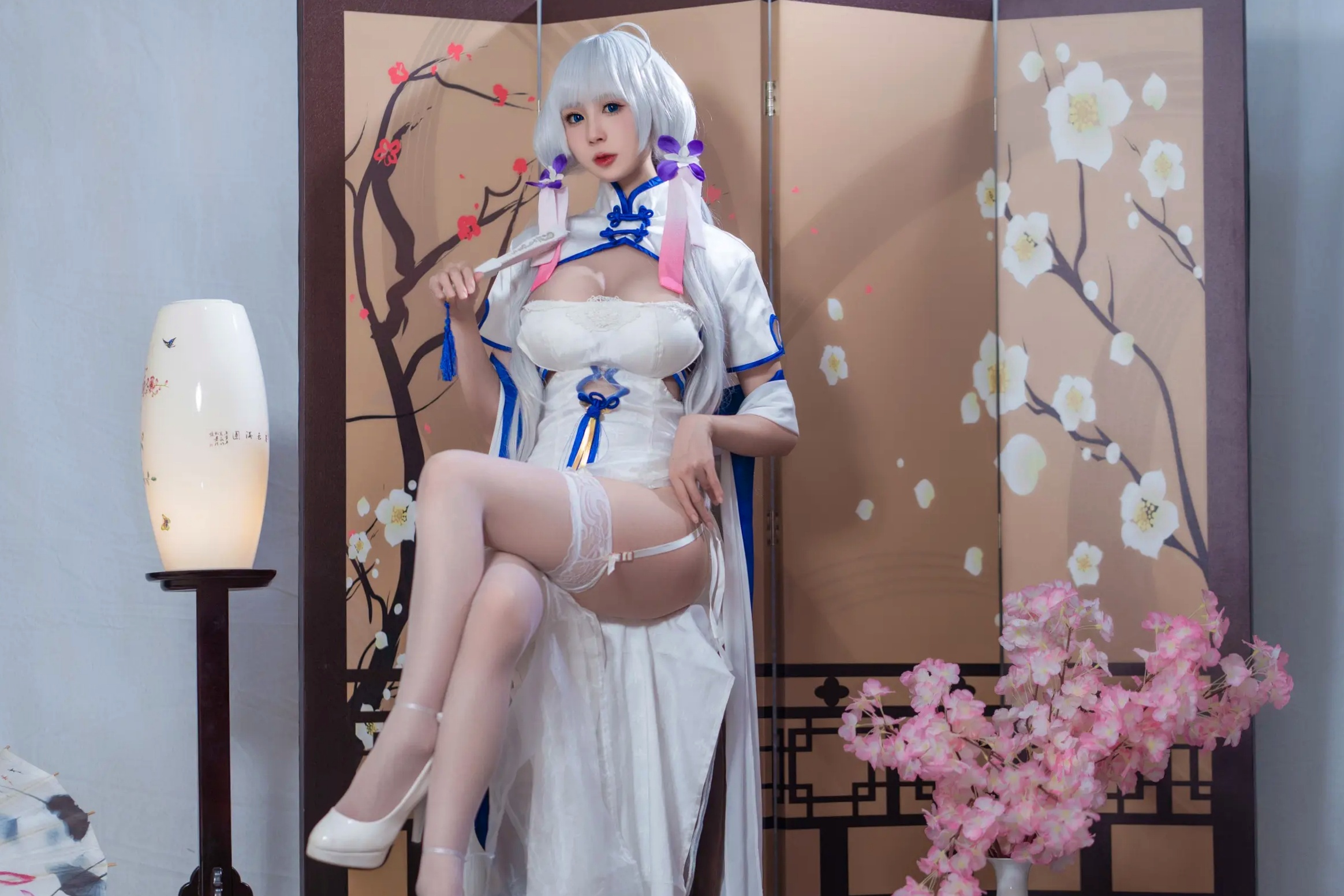 Gallery - 西园寺南歌《碧蓝航线》光辉角色扮演，白色性感旗袍妩媚动人，傲人身材极品私房写真[24P]角色扮演旗袍性感私房照诱惑 女神私房照_秀色女神 - image 8