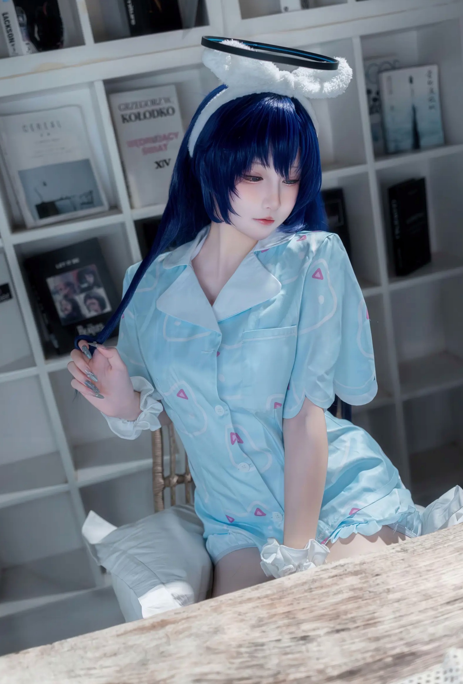 Gallery - 碧蓝档案优香睡衣Cosplay，极致清纯诱惑，蓝发萌系少女家居私房美图[35P]角色扮演萌系性感私房照白嫩 女神私房照_秀色女神 - image 3