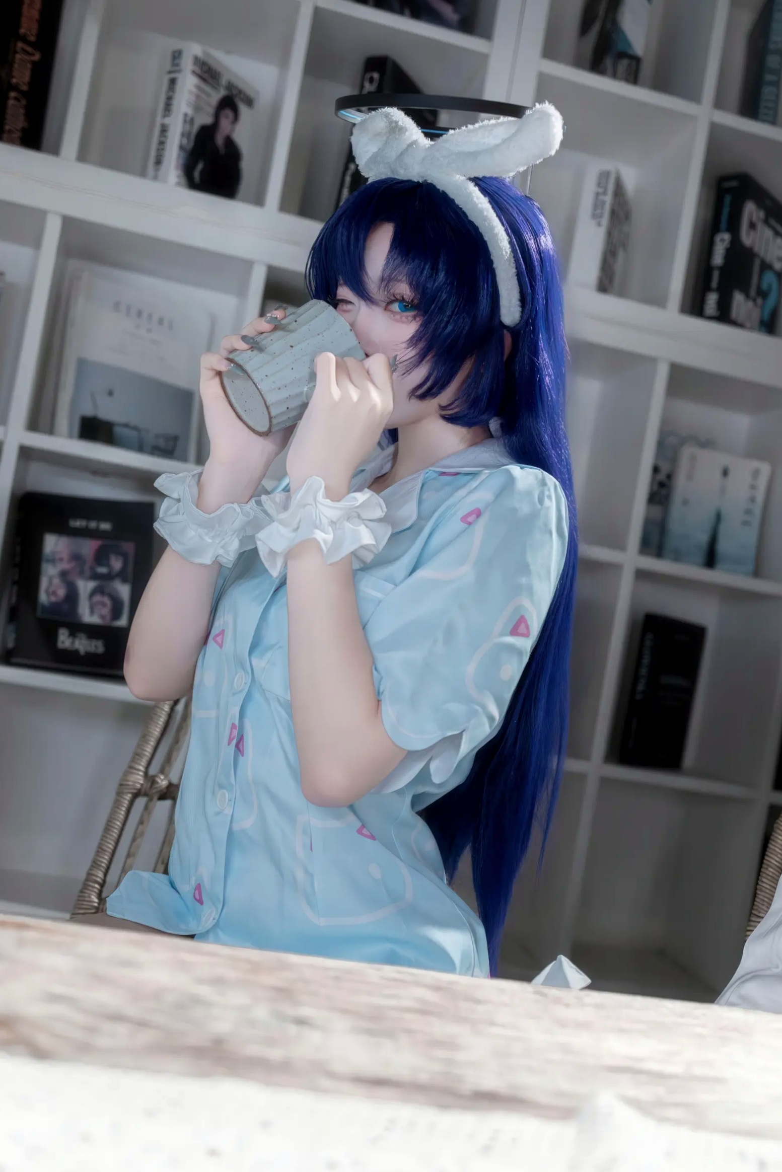 Gallery - 碧蓝档案优香睡衣Cosplay，极致清纯诱惑，蓝发萌系少女家居私房美图[35P]角色扮演萌系性感私房照白嫩 女神私房照_秀色女神 - image 5
