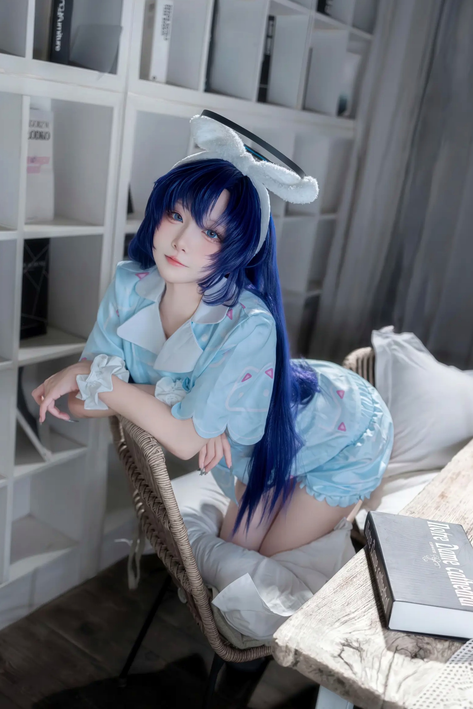 Gallery - 碧蓝档案优香睡衣Cosplay，极致清纯诱惑，蓝发萌系少女家居私房美图[35P]角色扮演萌系性感私房照白嫩 女神私房照_秀色女神 - image 10
