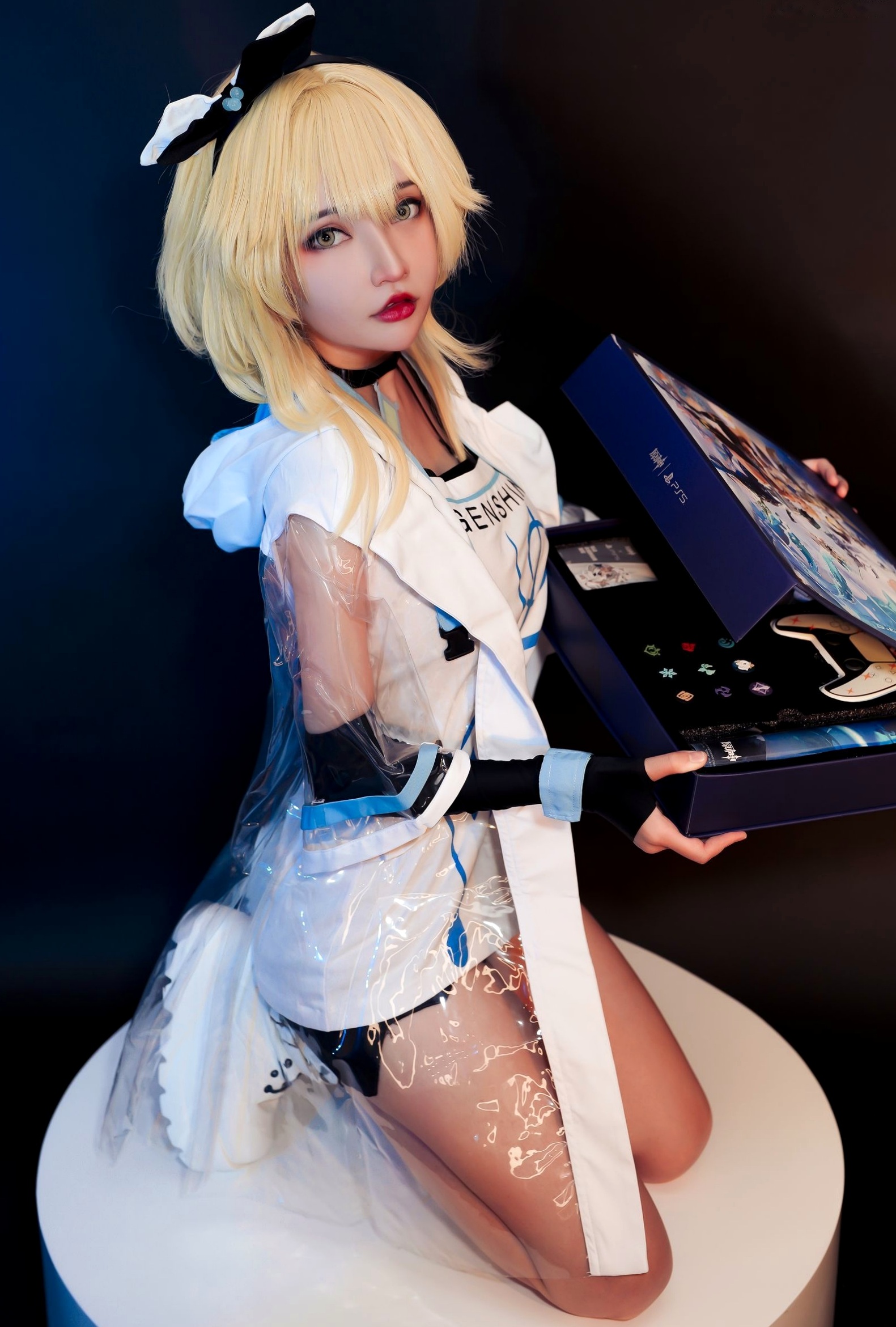 Gallery - Potato-Godzilla 荧 Lumine 原神Cosplay：Hoyofest性感定制服饰，展现极致身材比例与潮流女神魅力角色扮演性感诱惑比基尼 女神私房照_秀色女神 - image 2