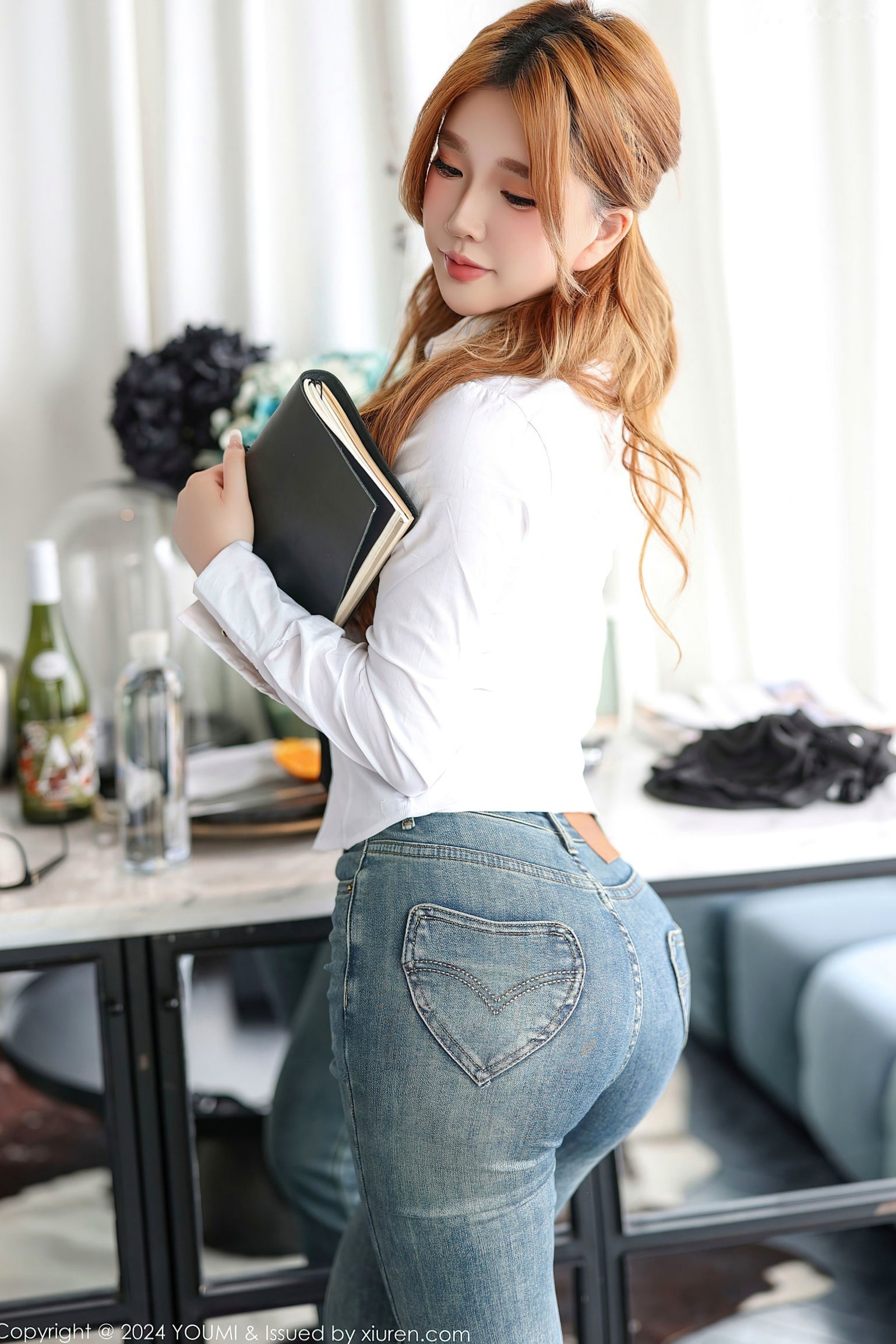 Gallery - YouMi尤蜜荟 - Chiness Model -1103-小海臀Rena-白衬衫职场制服诱惑-迷人丝袜美腿-2024.10.12尤蜜荟 - Chiness Model 性感美臀诱惑丝袜 女神私房照_秀色女神 - image 6