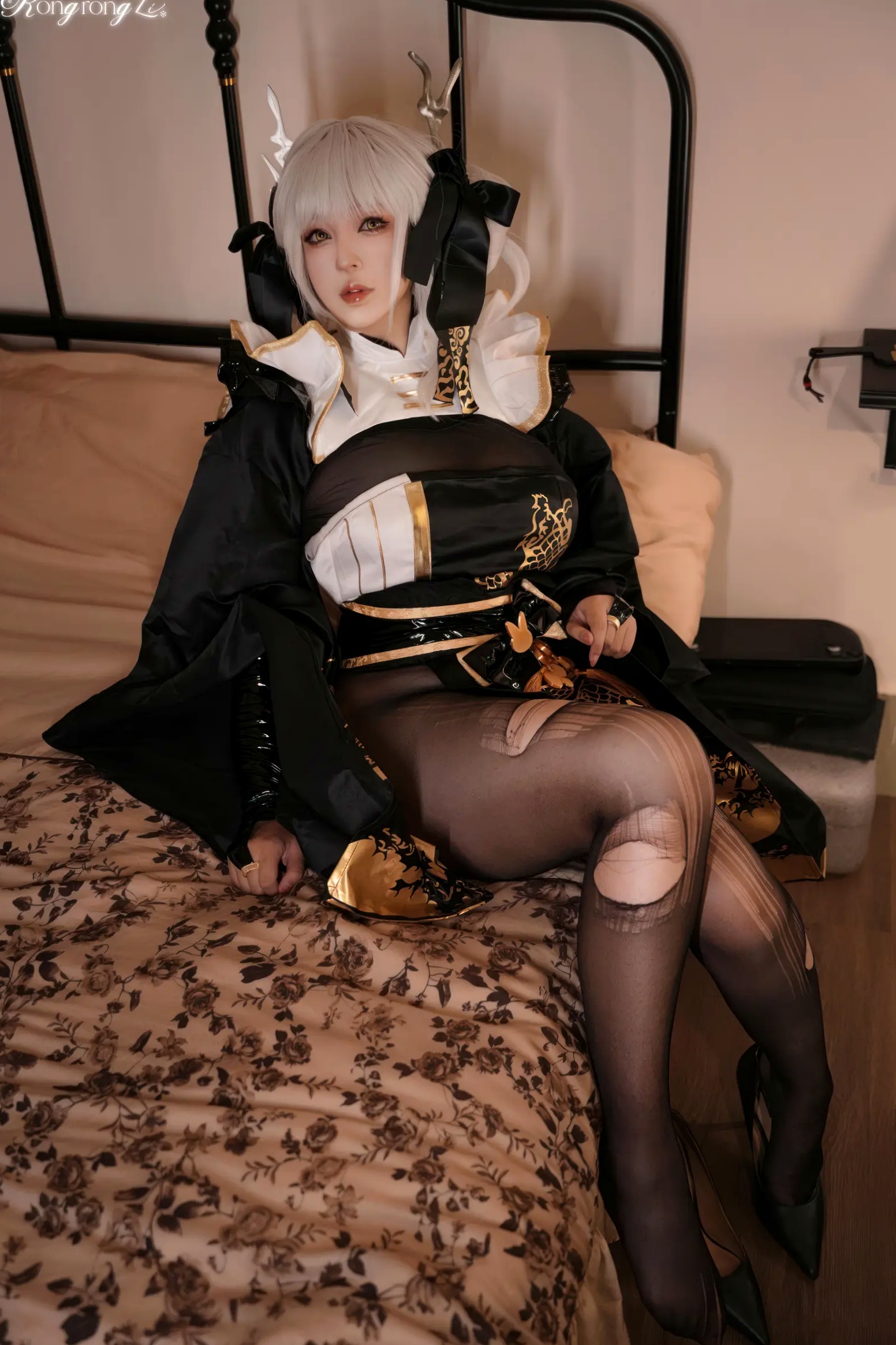 Gallery - 小容仔咕咕咕 NIKKE胜利女神布兰儿黑丝cosplay，极品角色扮演私房大尺度写真，性感魅惑美图45P角色扮演黑丝性感私房照 女神私房照_秀色女神 - image 35