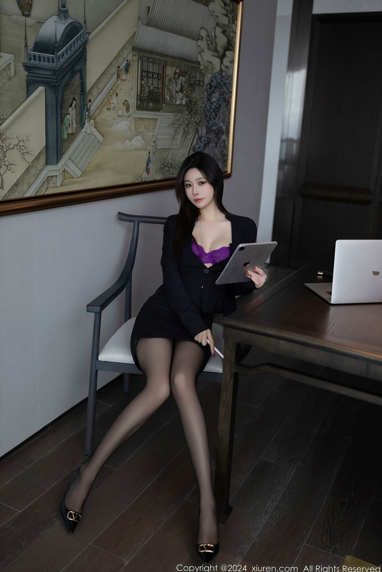 Gallery - XiuRen秀人网 - XiuRen -8626-小逗逗：黑丝OL女秘书性感制服诱惑，紫色内衣与女王马鞭，极致私房火辣写真秀人网 - XiuRen 黑丝私房照诱惑角色扮演 女神私房照_秀色女神 - image 2