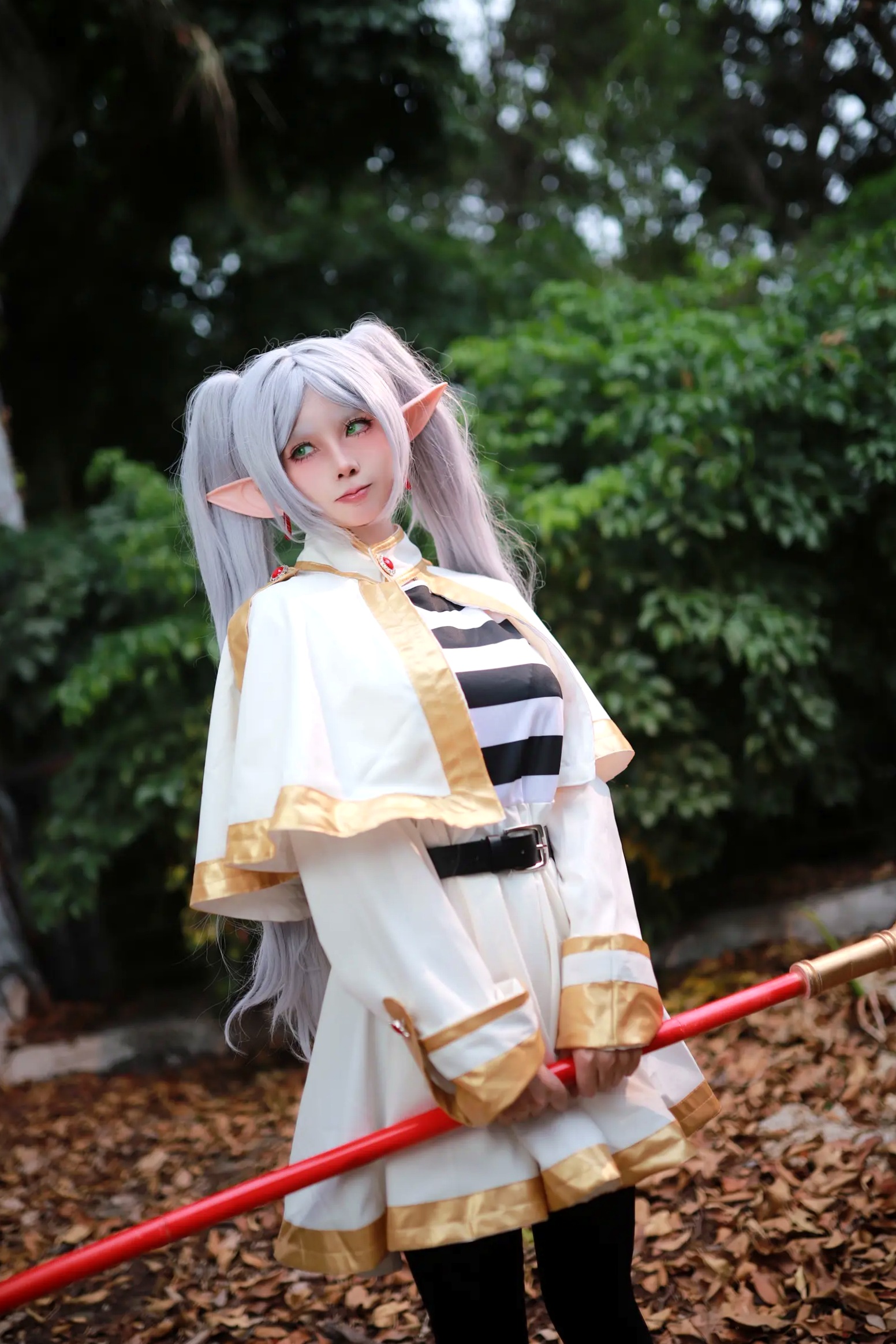 Gallery - 上杉绘梨落 - 葬送的芙莉莲：户外金属链条诱惑，极致精灵Cosplay写真 [44P]角色扮演户外性感大尺度极品 女神私房照_秀色女神 - image 3