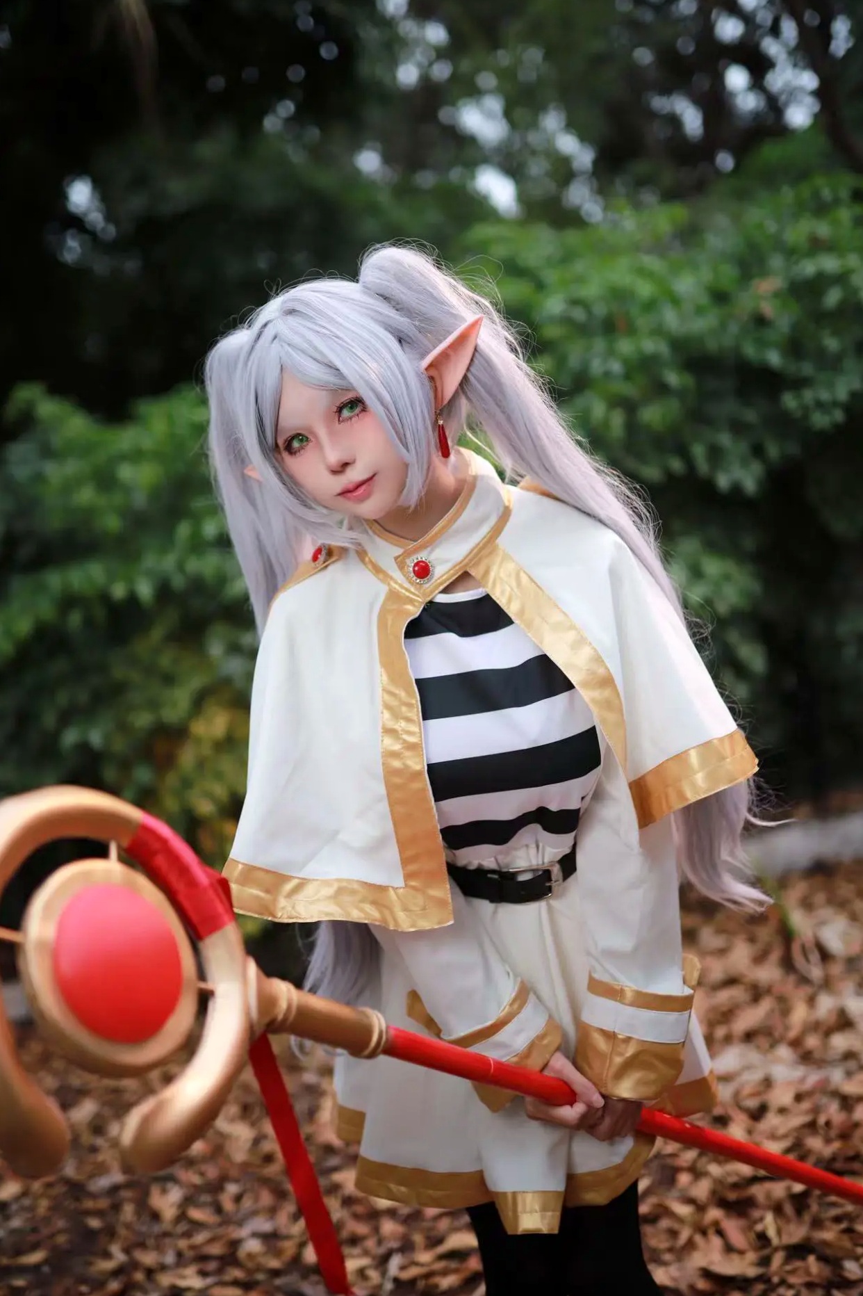 Gallery - 上杉绘梨落 - 葬送的芙莉莲：户外金属链条诱惑，极致精灵Cosplay写真 [44P]角色扮演户外性感大尺度极品 女神私房照_秀色女神 - image 6