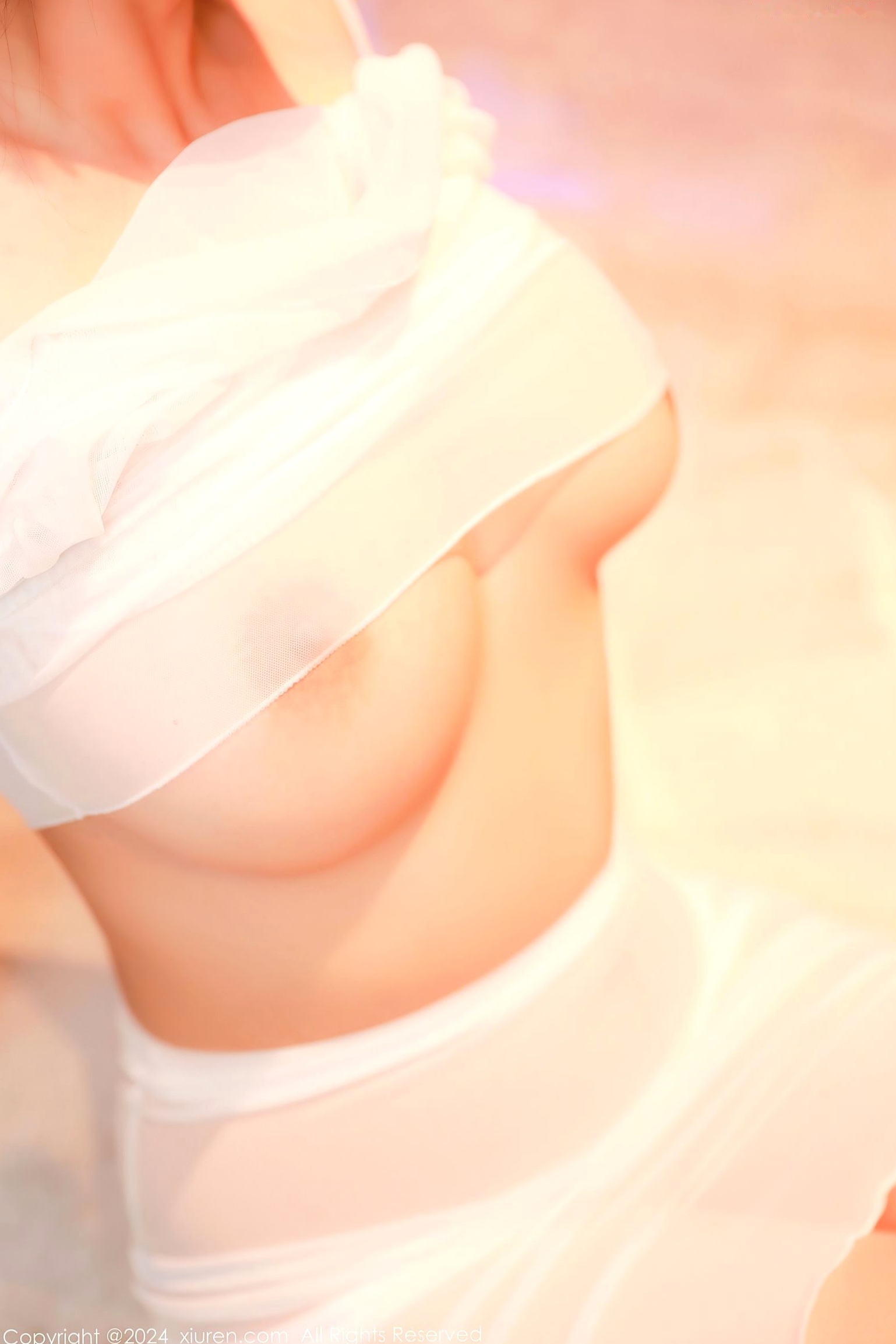 Gallery - XiuRen秀人网 - XiuRen 8611金小依：浴室私房湿身极致写真，白纱轻透吊带裙展现曼妙曲线与诱惑魅力（2024.05.28）秀人网 - XiuRen 湿身浴室私房照性感 女神私房照_秀色女神 - image 20