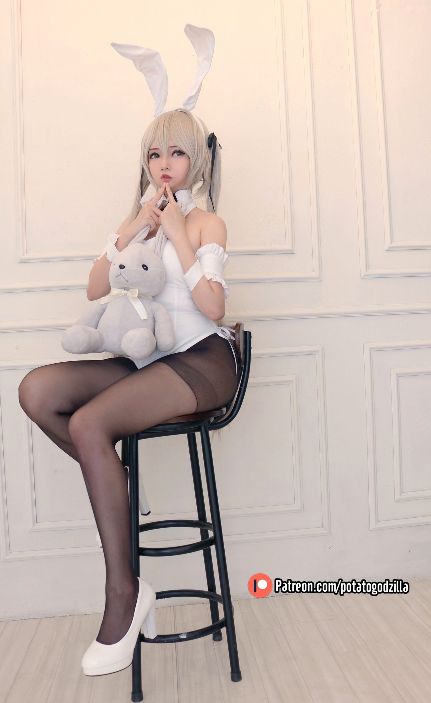 Gallery - Potato-Godzilla春日野穹Cosplay：兔女郎制服诱惑，大尺度私房写真呈现极致二次元性感性感大尺度私房照角色扮演萝莉 女神私房照_秀色女神 - image 15