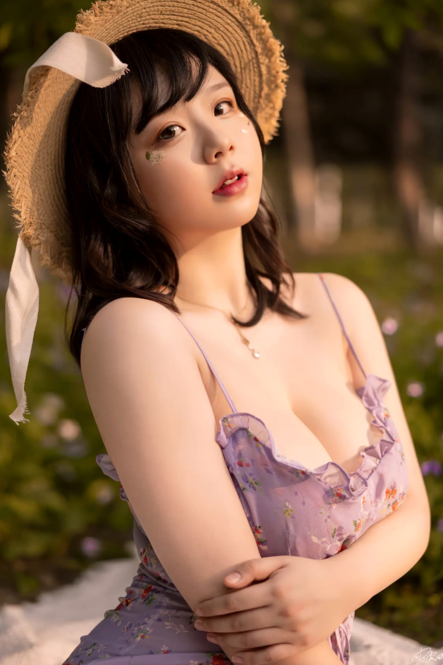 Gallery - 皮皮奶 - 野餐呀清新甜美户外野餐风写真，碎花吊带裙少女的草地私房大片 [20P]户外童颜巨乳清新私房照 女神私房照_秀色女神 - image 2