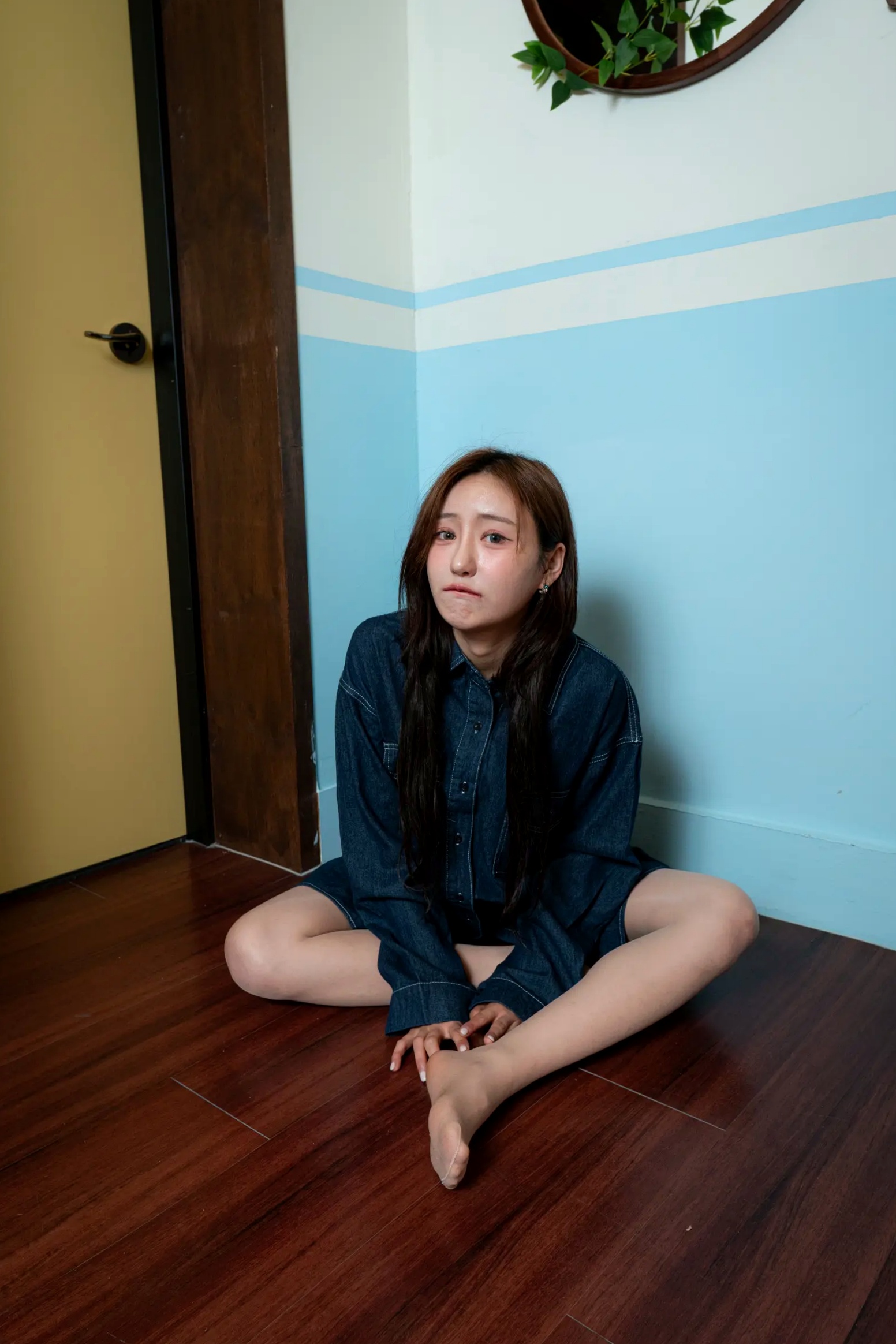 Gallery - Muchenne 006 - YU 居家私房写真 慵懒丹宁长腿气质大片 [55P]气质私房照美腿居家 女神私房照_秀色女神 - image 9
