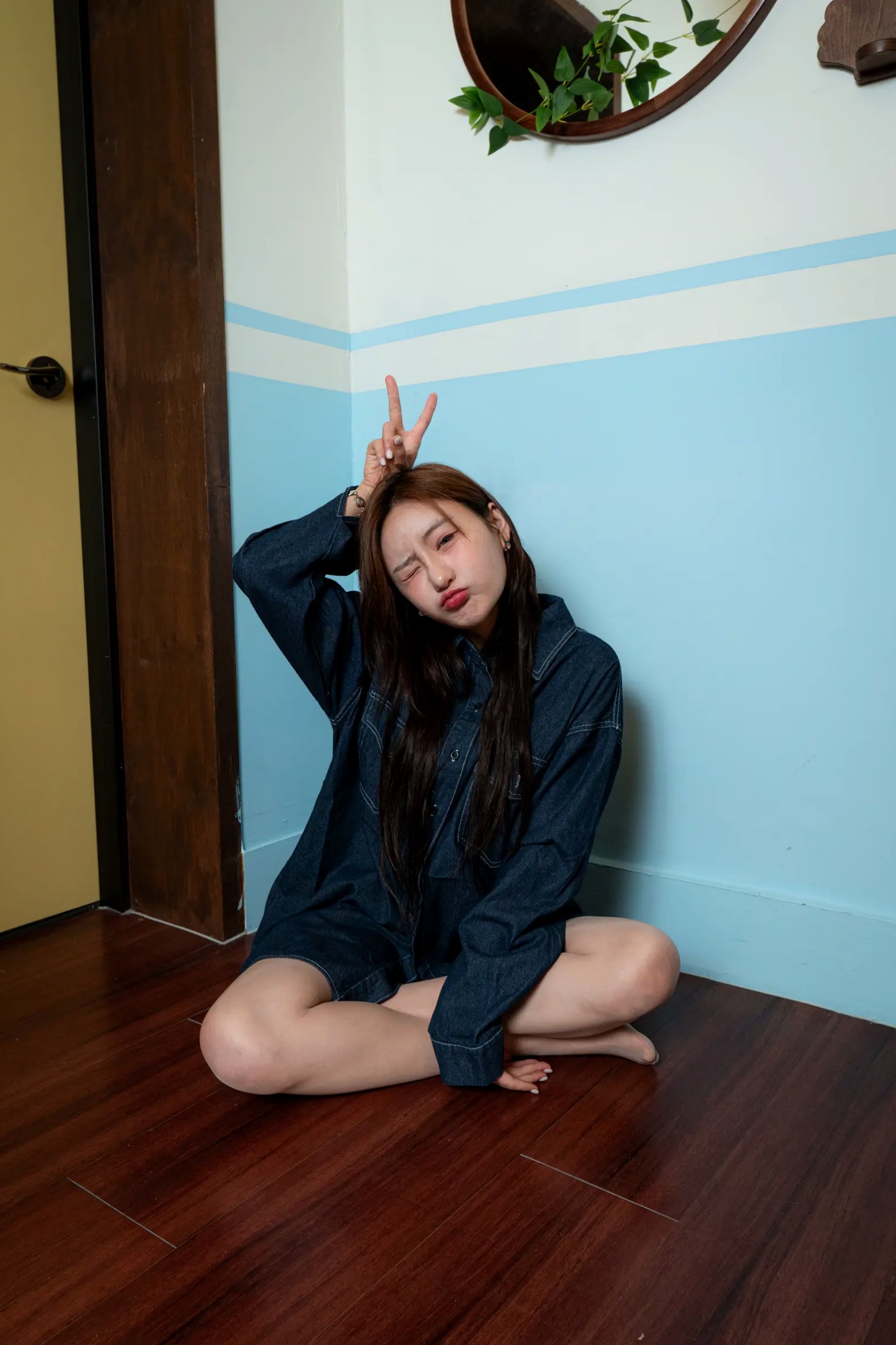 Gallery - Muchenne 006 - YU 居家私房写真 慵懒丹宁长腿气质大片 [55P]气质私房照美腿居家 女神私房照_秀色女神 - image 10