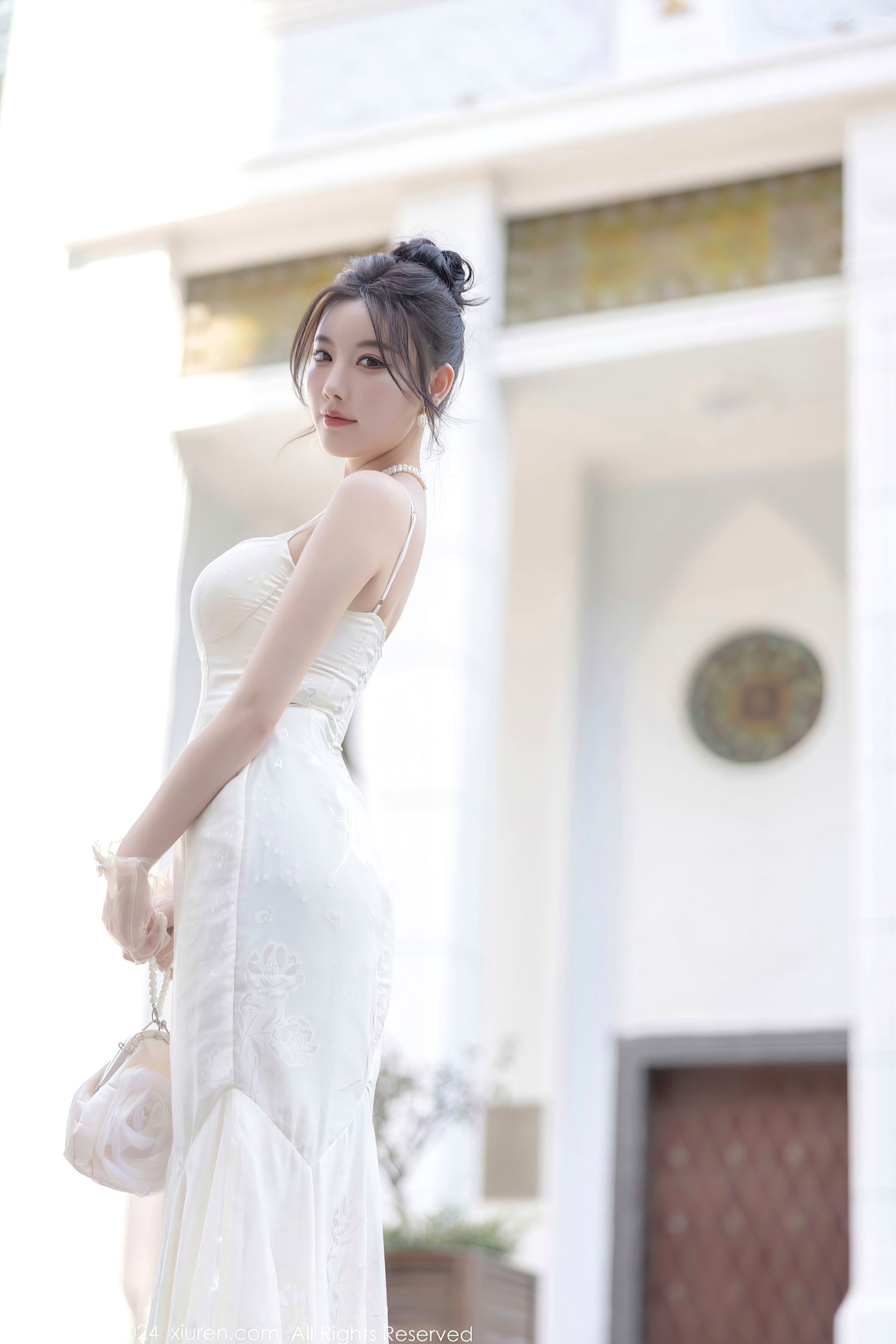 Gallery - XiuRen秀人网 - XiuRen -8538-杨晨晨Yome-纯欲风白色吊带长裙与白色丝袜室内私房写真-极致优雅诱惑-2024.05.14秀人网 - XiuRen 女神丝袜私房照诱惑 女神私房照_秀色女神 - image 4