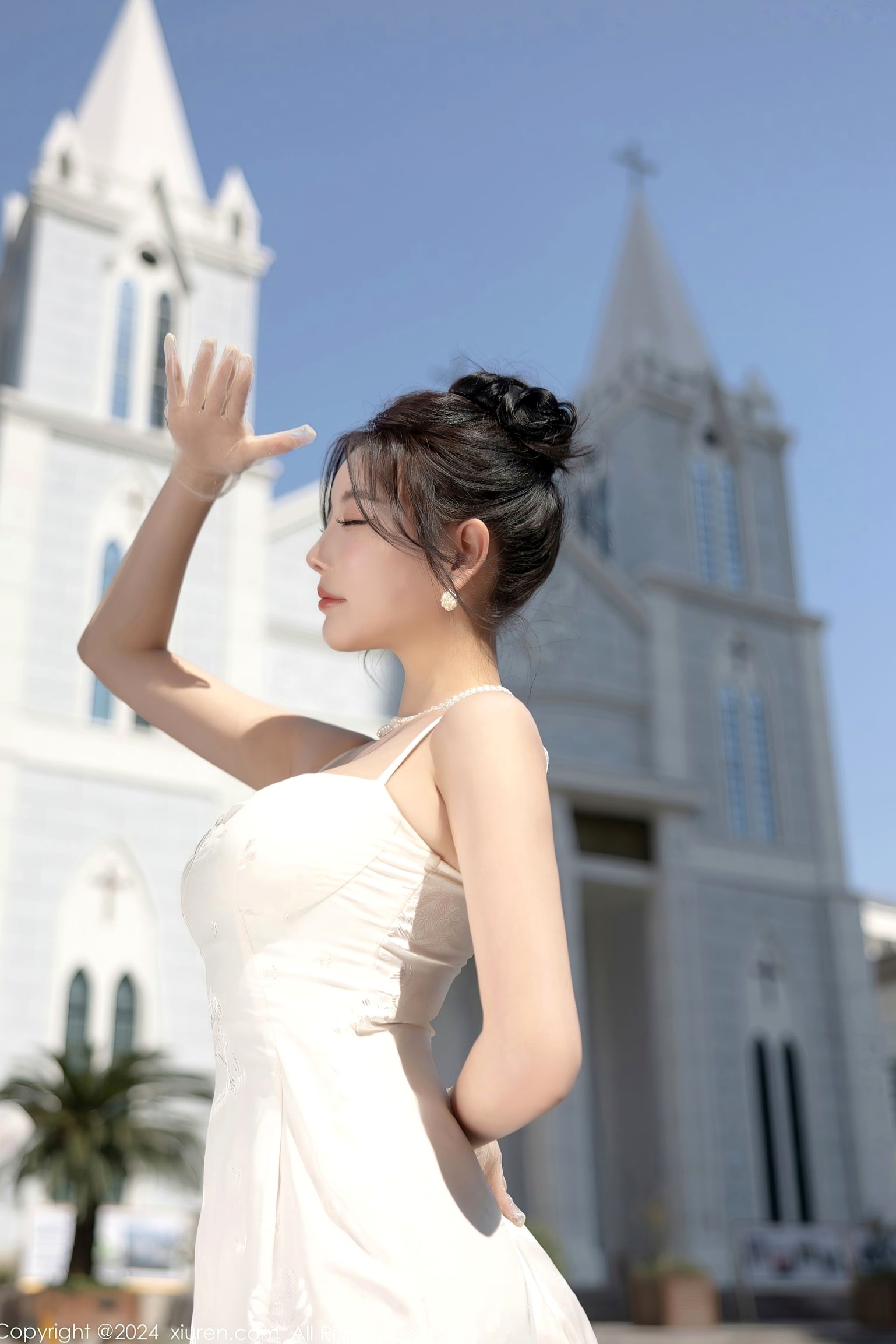 Gallery - XiuRen秀人网 - XiuRen -8538-杨晨晨Yome-纯欲风白色吊带长裙与白色丝袜室内私房写真-极致优雅诱惑-2024.05.14秀人网 - XiuRen 女神丝袜私房照诱惑 女神私房照_秀色女神 - image 7