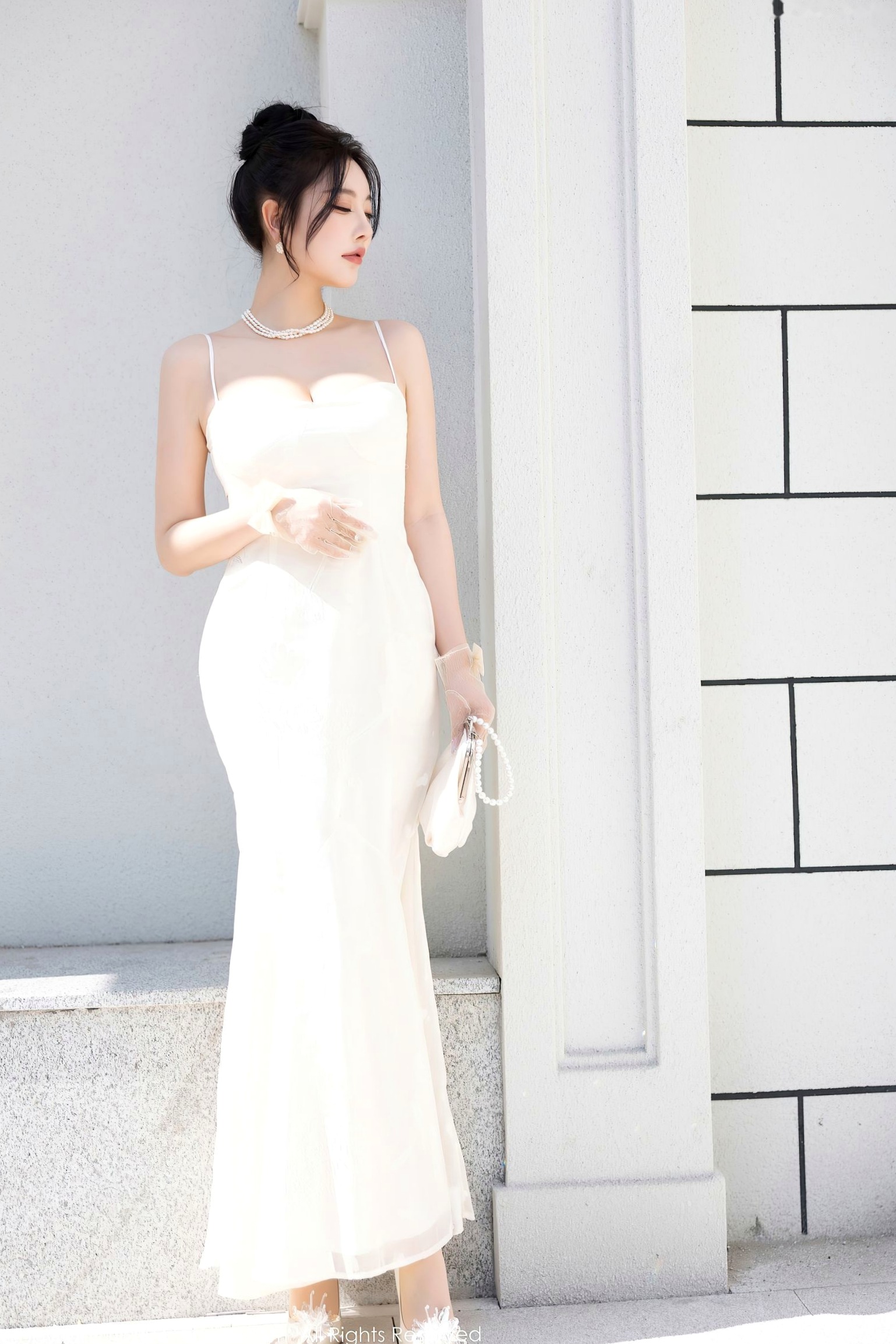 Gallery - XiuRen秀人网 - XiuRen -8538-杨晨晨Yome-纯欲风白色吊带长裙与白色丝袜室内私房写真-极致优雅诱惑-2024.05.14秀人网 - XiuRen 女神丝袜私房照诱惑 女神私房照_秀色女神 - image 12