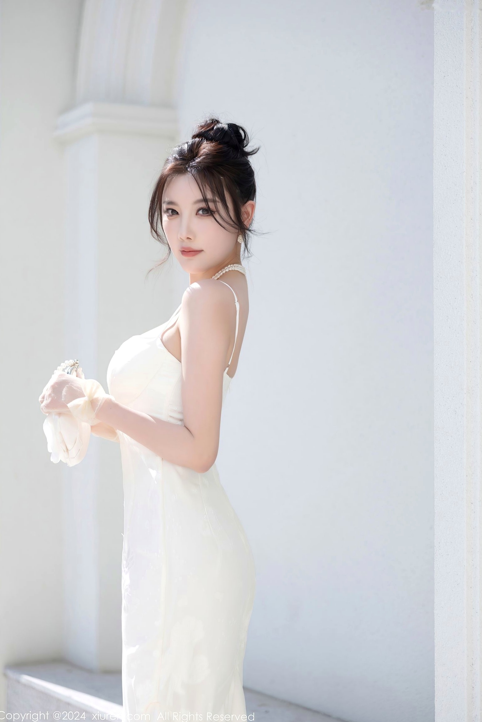 Gallery - XiuRen秀人网 - XiuRen -8538-杨晨晨Yome-纯欲风白色吊带长裙与白色丝袜室内私房写真-极致优雅诱惑-2024.05.14秀人网 - XiuRen 女神丝袜私房照诱惑 女神私房照_秀色女神 - image 14