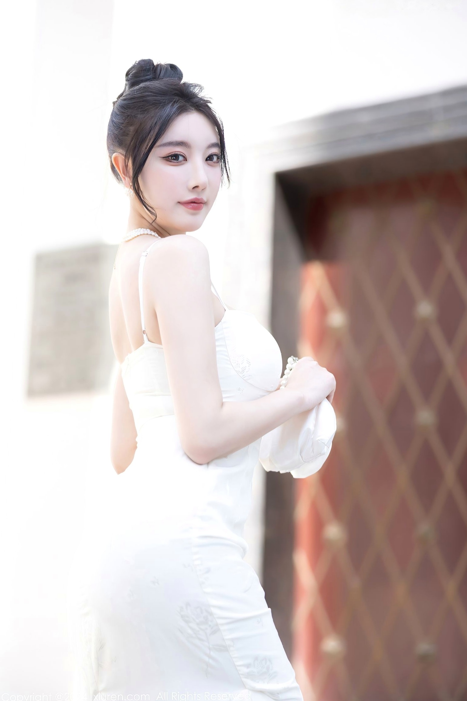 Gallery - XiuRen秀人网 - XiuRen -8538-杨晨晨Yome-纯欲风白色吊带长裙与白色丝袜室内私房写真-极致优雅诱惑-2024.05.14秀人网 - XiuRen 女神丝袜私房照诱惑 女神私房照_秀色女神 - image 19