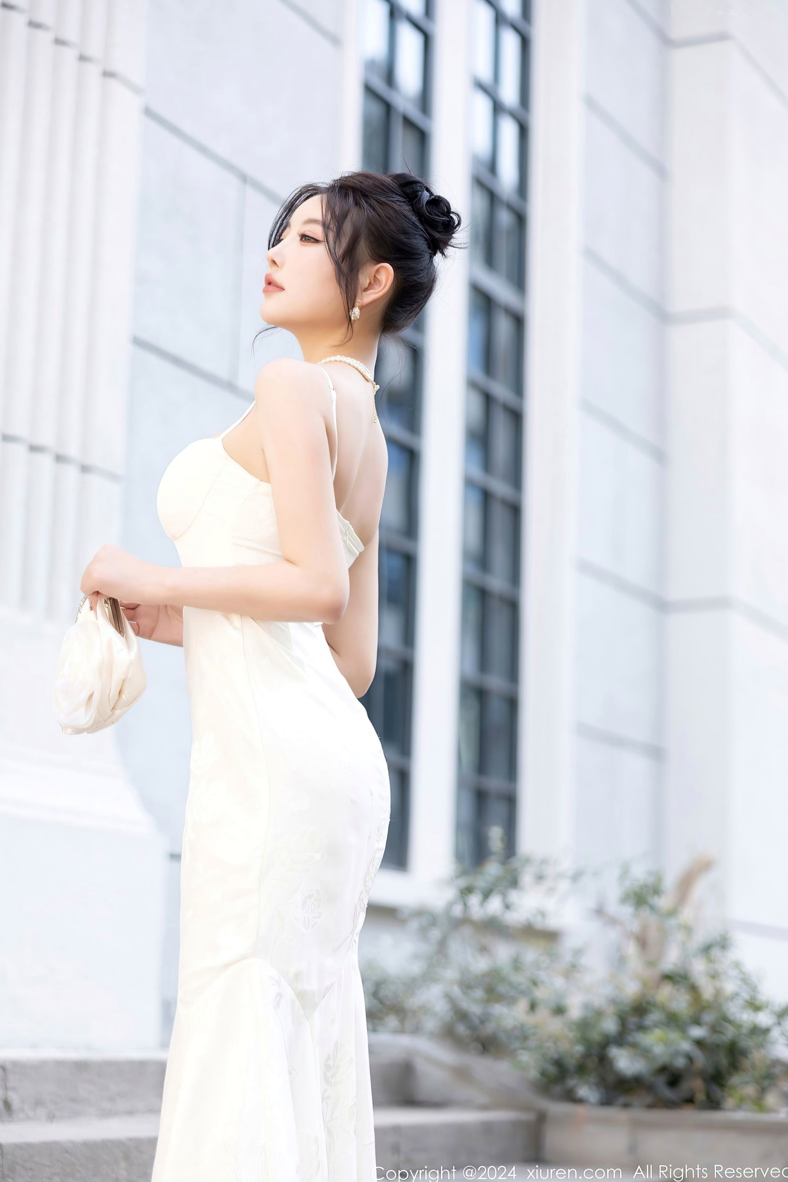 Gallery - XiuRen秀人网 - XiuRen -8538-杨晨晨Yome-纯欲风白色吊带长裙与白色丝袜室内私房写真-极致优雅诱惑-2024.05.14秀人网 - XiuRen 女神丝袜私房照诱惑 女神私房照_秀色女神 - image 23