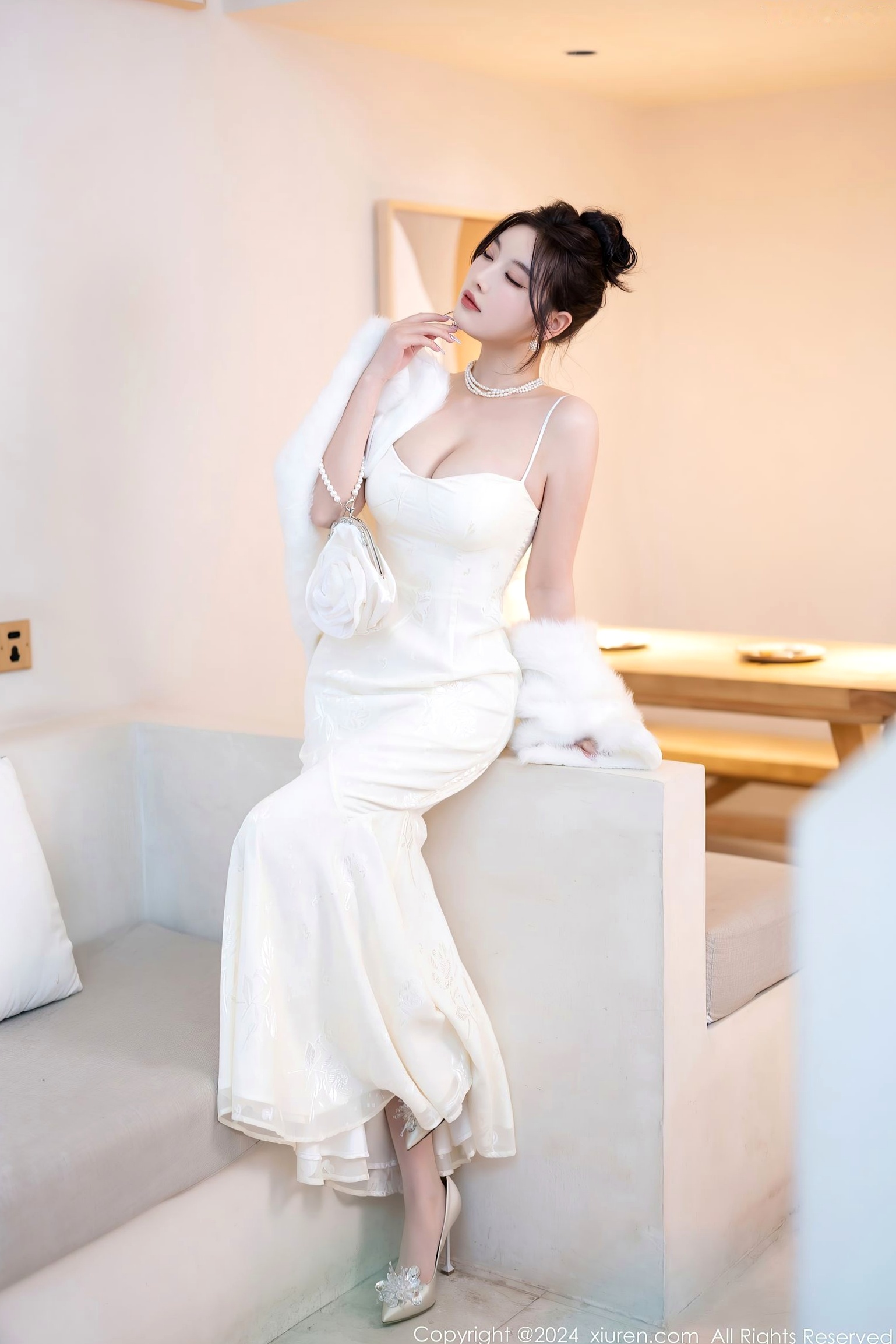 Gallery - XiuRen秀人网 - XiuRen -8538-杨晨晨Yome-纯欲风白色吊带长裙与白色丝袜室内私房写真-极致优雅诱惑-2024.05.14秀人网 - XiuRen 女神丝袜私房照诱惑 女神私房照_秀色女神 - image 28