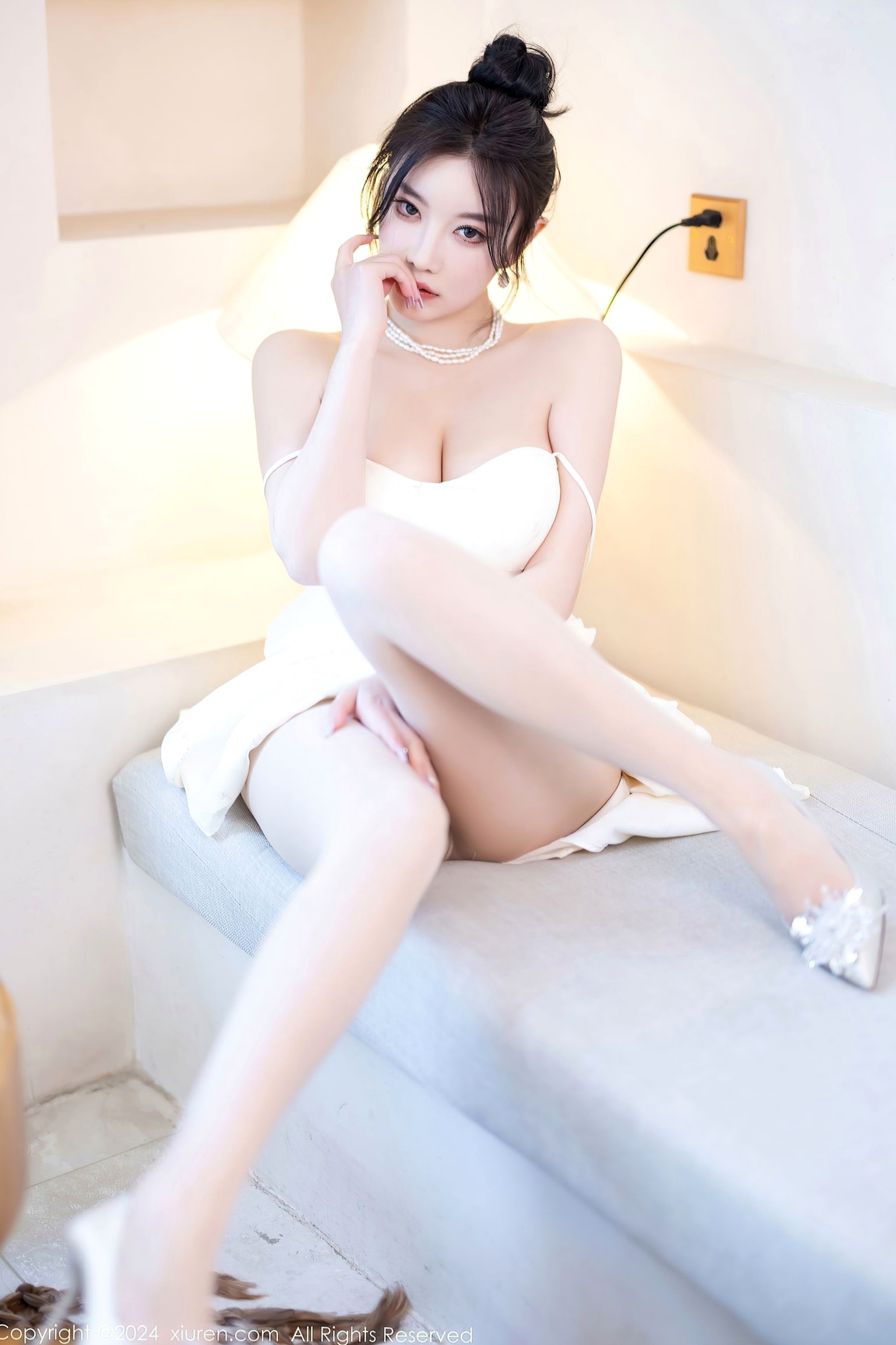 Gallery - XiuRen秀人网 - XiuRen -8538-杨晨晨Yome-纯欲风白色吊带长裙与白色丝袜室内私房写真-极致优雅诱惑-2024.05.14秀人网 - XiuRen 女神丝袜私房照诱惑 女神私房照_秀色女神 - image 47