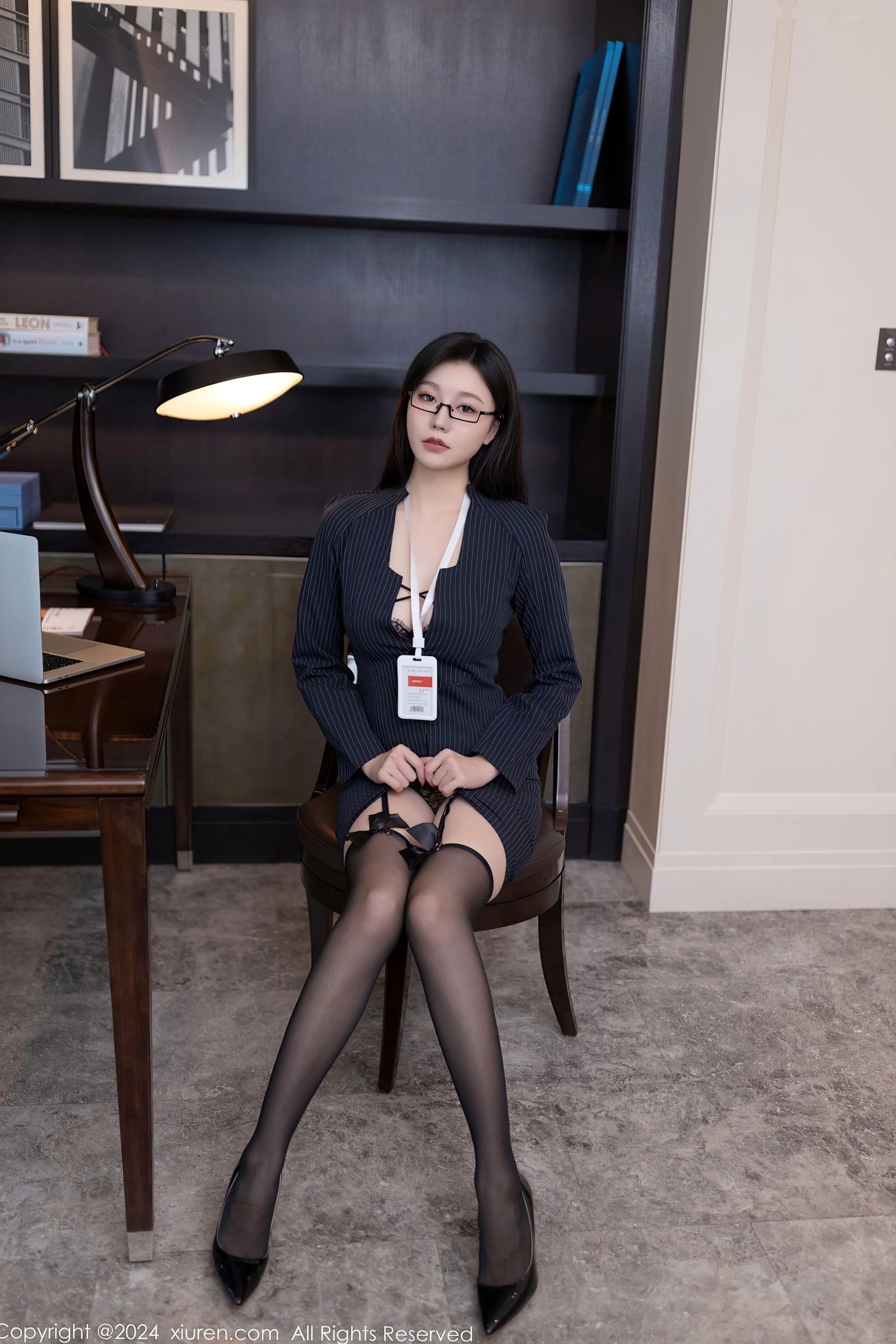 Gallery - 秀人网 - XiuRen 8537：安然Anran职场OL系列，黑色镂空蕾丝内衣写真，性感戴眼镜女秘书黑丝诱惑秀人网 - XiuRen 性感内衣黑丝制服 女神私房照_秀色女神 - image 15
